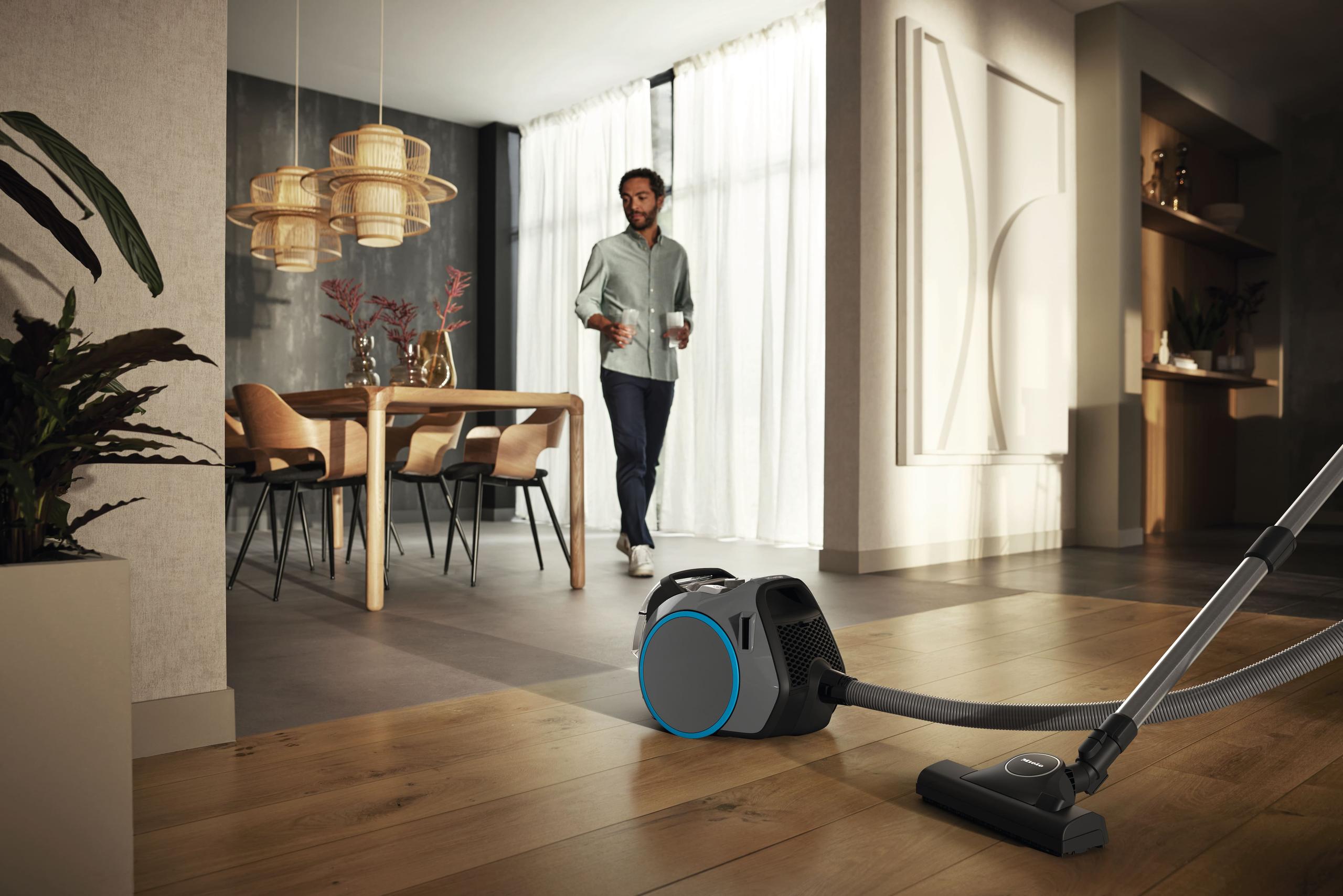 Miele BOOST CX1 SNRF0 GRAPHITE GREY Boost Cx1 - Snrf0 - Bagless Canister Vacuum Cleaners For Maximum Power In A Compact Design.