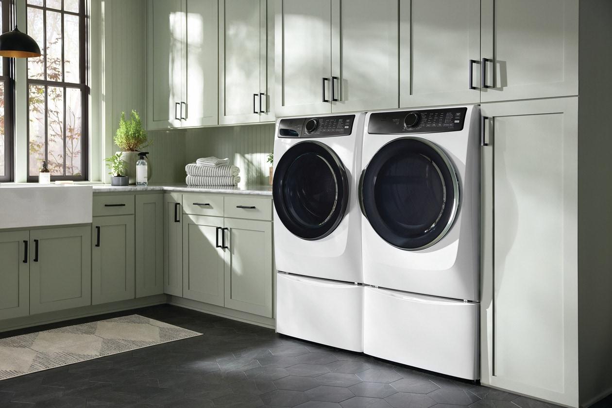 Electrolux ELFG7738AW Electrolux Front Load Perfect Steam™ Gas Dryer With Luxcare® Dry And Instant Refresh - 8.0 Cu. Ft.