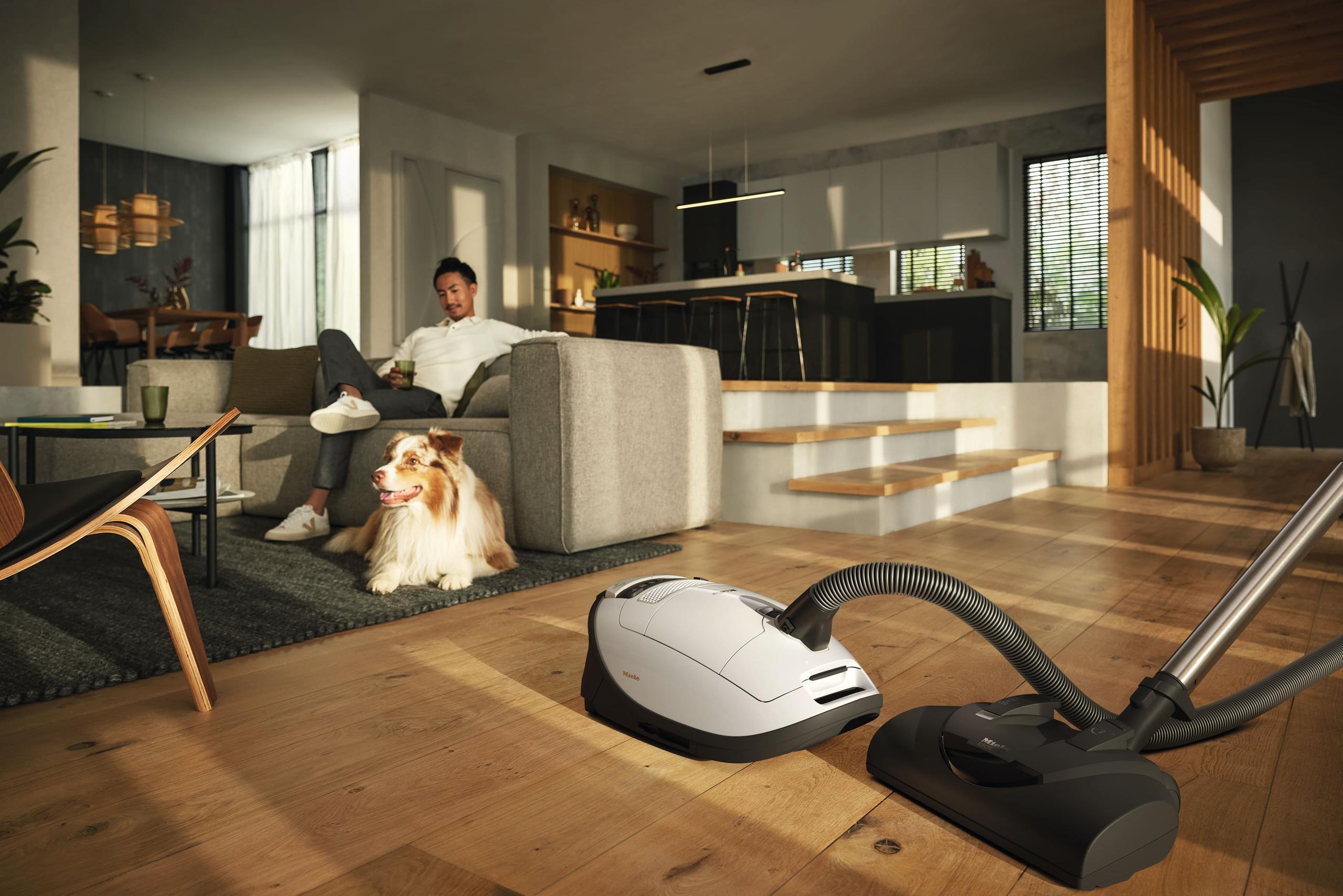 Miele COMPLETE C3 CAT DOG POWERLINE SGEE0 LW Complete C3 Cat & Dog Powerline - Sgee0 - Canister Vacuum Cleaners With Maximum Suction Power And Foot Controls For Thorough, Convenient Vacuuming.
