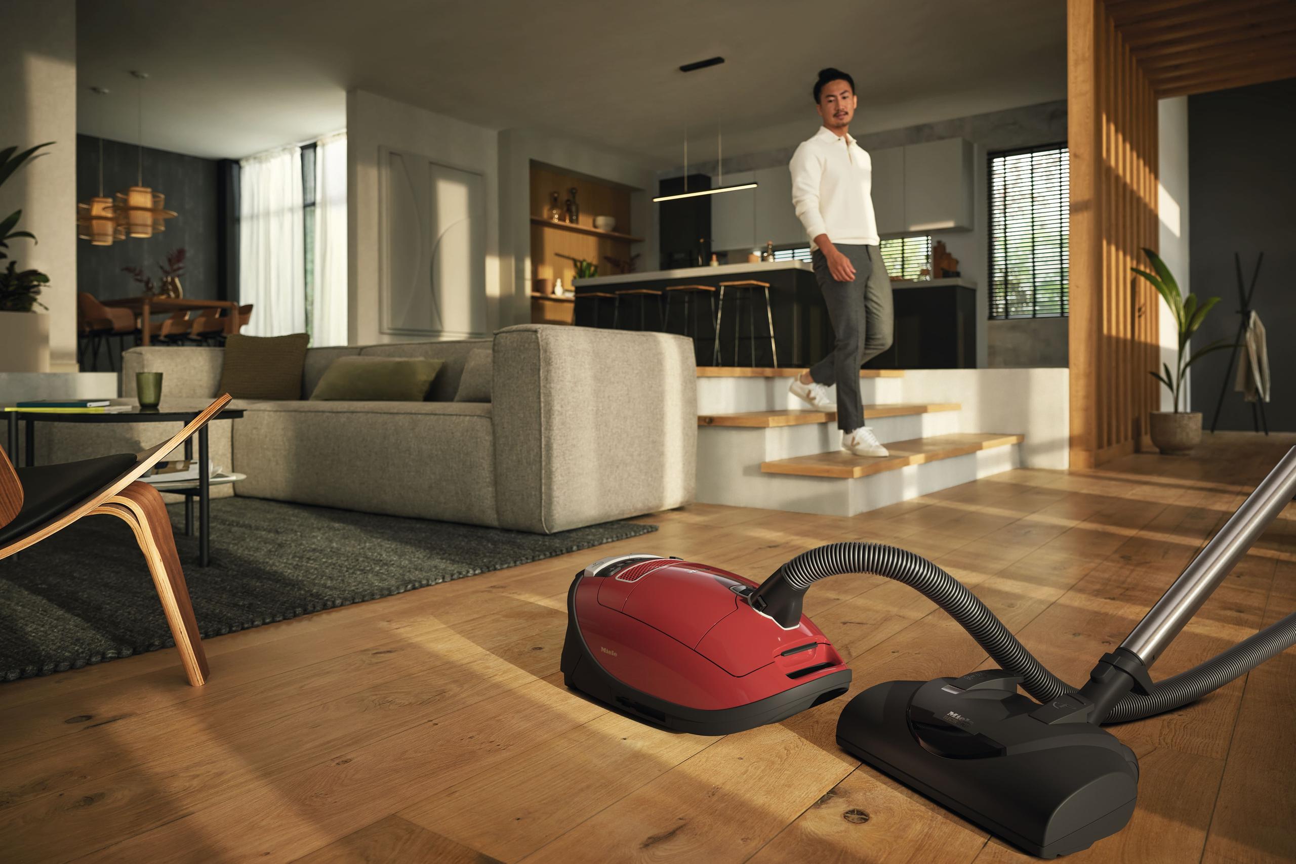 Miele COMPLETE C3 HOMECARE POWERLINE SGPE0 MANGO RED Complete C3 Homecare+ Powerline - Sgpe0 - Canister Vacuum Cleaners With Handle Controls And Electrobrush For The Greatest Demands.
