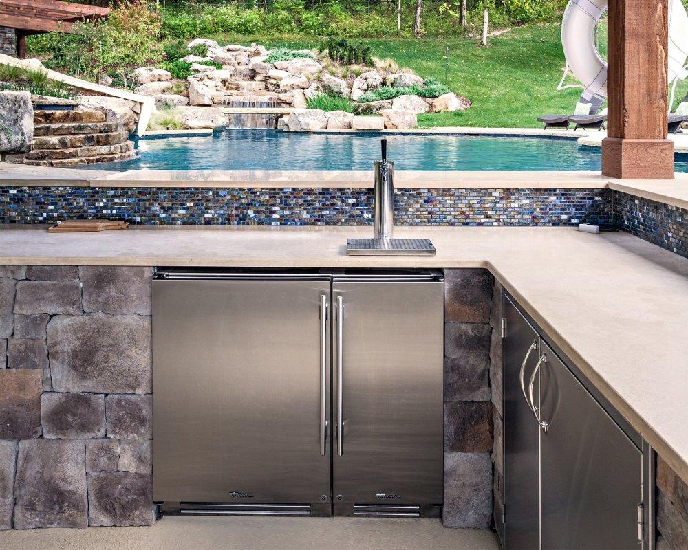 True Residential TUR24BDLSSC 24 Inch Single Tap Solid Stainless Door Left Hinge Undercounter Beverage Dispenser