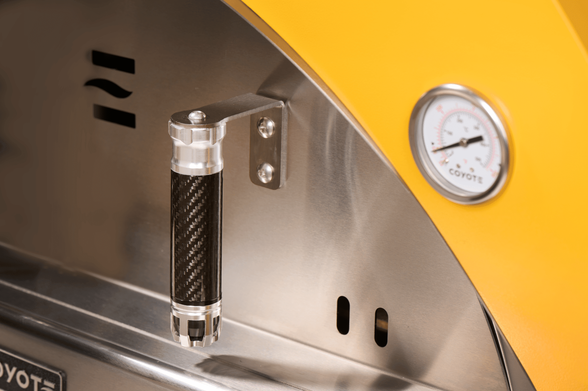 Coyote C1PZ30WY Wood-Fired Pizza Oven