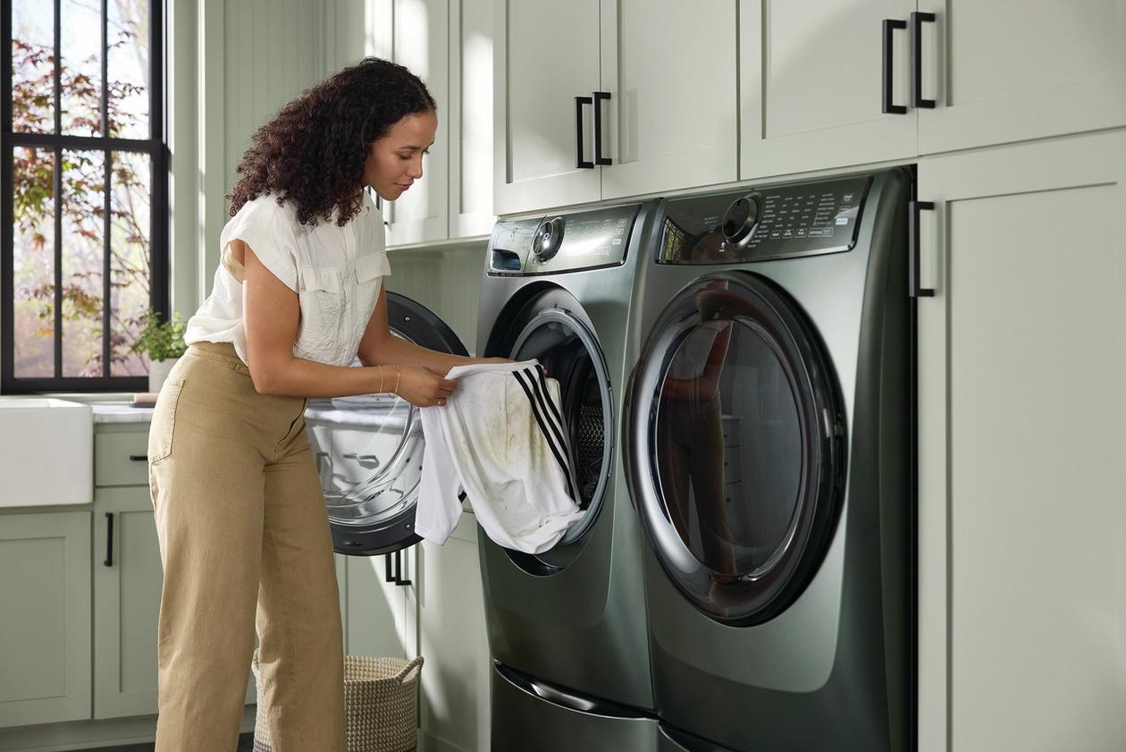 Electrolux ELFE7738AA Electrolux Front Load Perfect Steam™ Electric Dryer With Balanced Dry™ And Instant Refresh - 8.0 Cu. Ft.