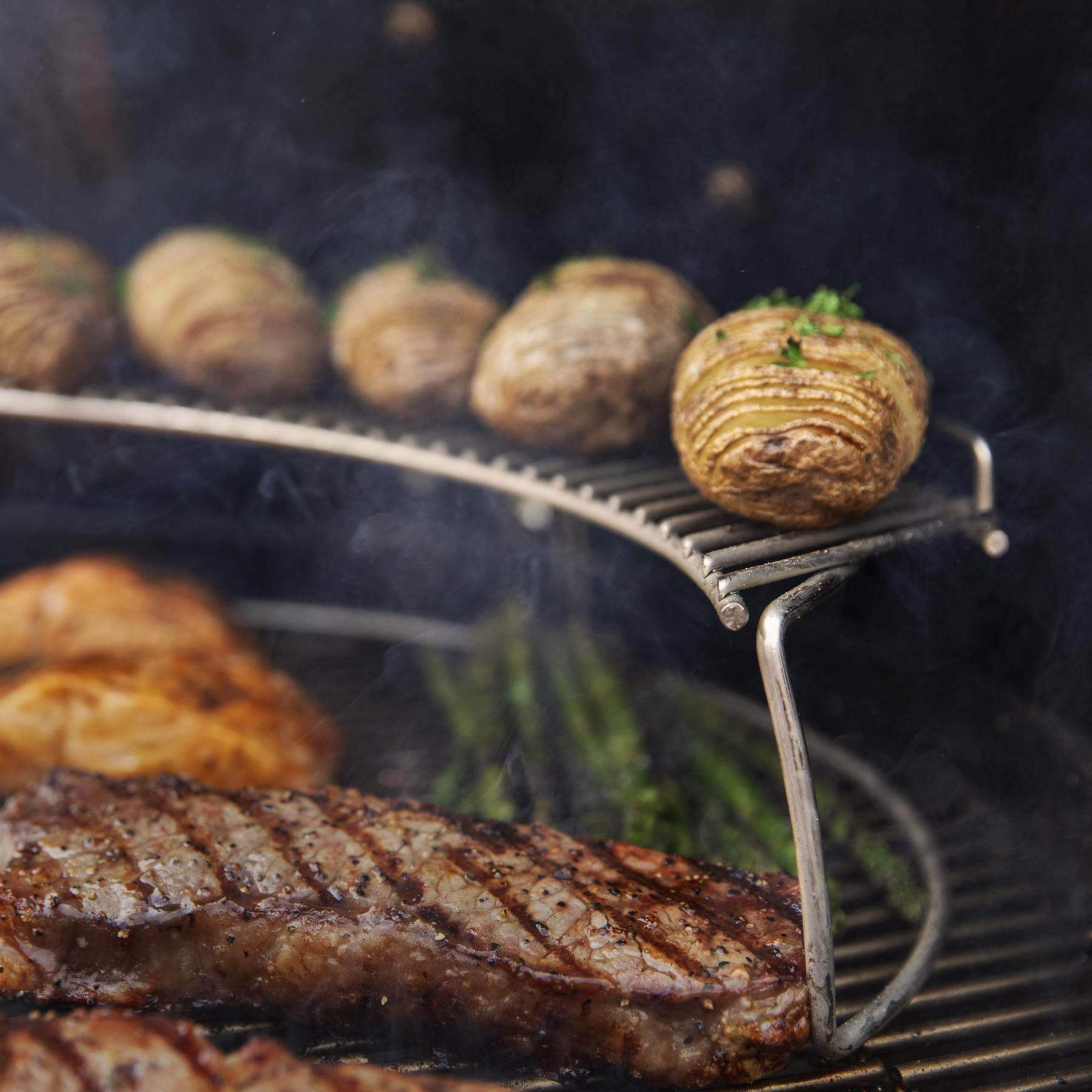 Weber 1500065 Master-Touch Charcoal Grill 26 - Smoke Grey