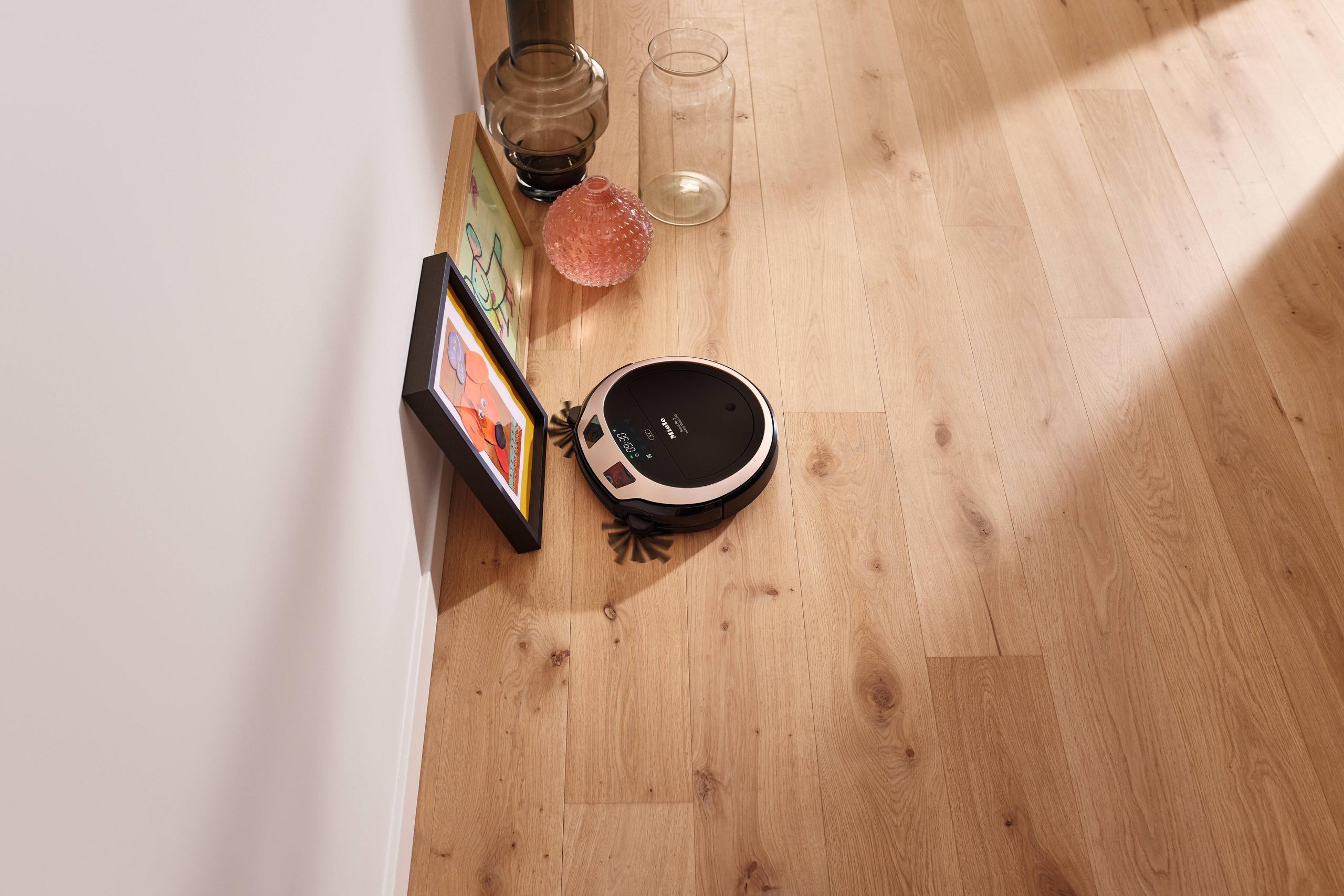 Miele SCOUT RX3 HOME VISION Scout Rx3 Home Vision - Robot Vacuum Cleaner With Live Image Feed And 170 Minutes' Runtime.
