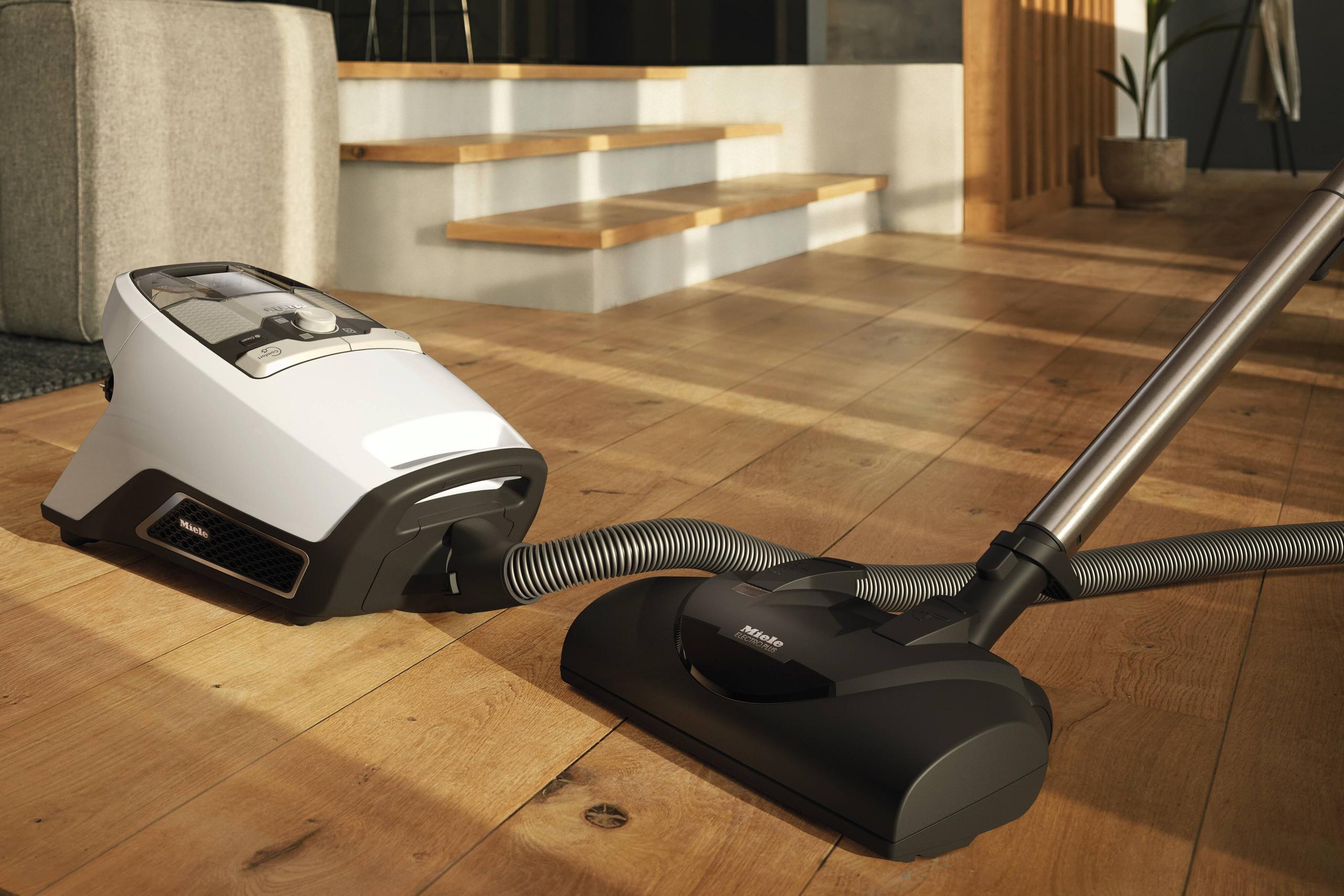 Miele BLIZZARD CX1 CAT DOG POWERLINE SKCE0 LOTUS WHITE Blizzard Cx1 Cat & Dog Powerline - Skce0 - Bagless Canister Vacuum Cleaners With Electrobrush For Thorough Cleaning Of Heavy-Duty Carpeting.