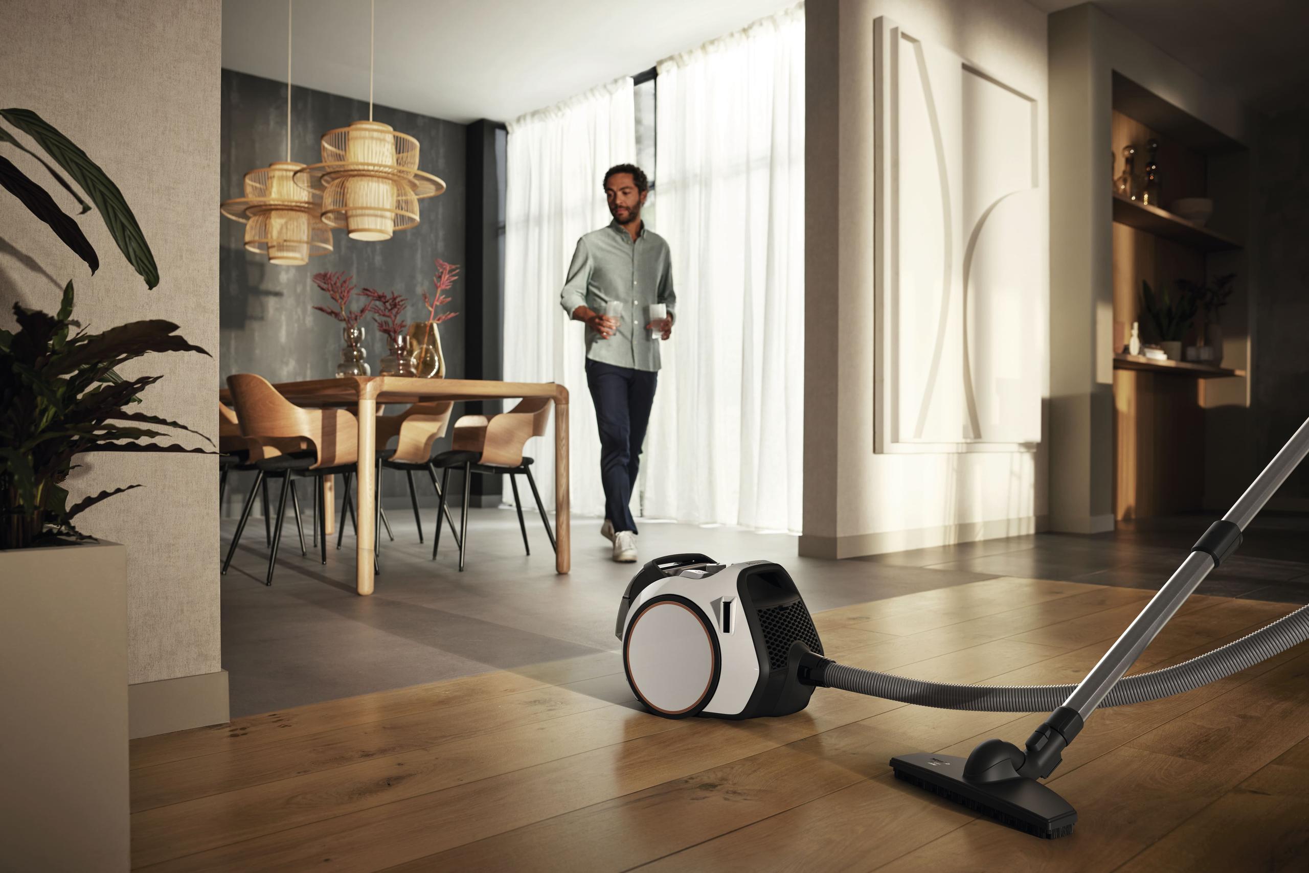 Miele BOOST CX1 PARQUET SNCE0 LOTUS WHITE Boost Cx1 Parquet - Snce0 - Bagless Canister Vacuum Cleaners For Superior Care Of Sensitive Floors, In A Compact Design.