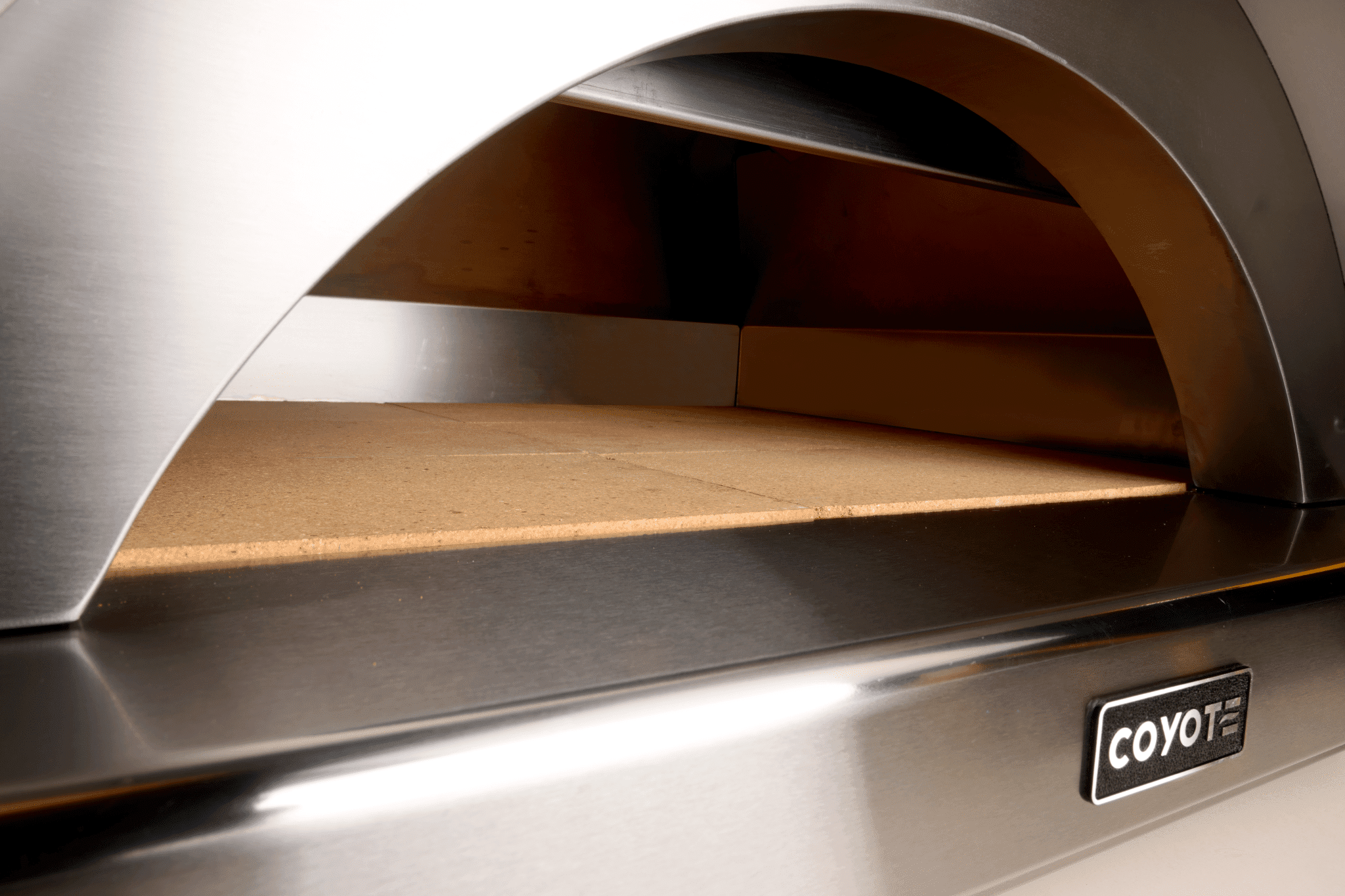 Coyote C1PZ30WY Wood-Fired Pizza Oven