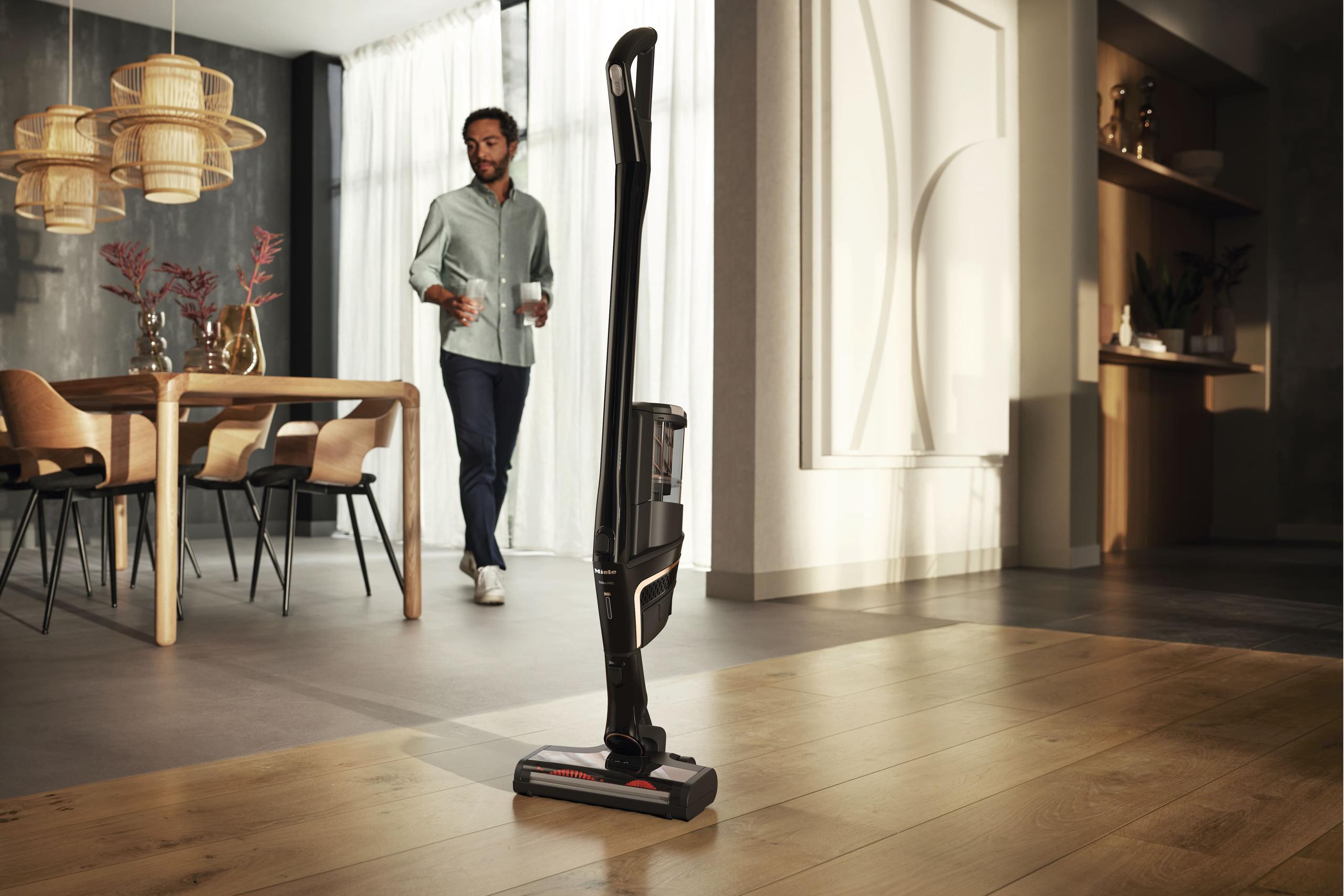 Miele TRIFLEX HX2 CAT & DOG OBSIDIAN BLACK Triflex Hx2 Cat & Dog - Cordless Stick Vacuum Cleaner Consistently High Suction Power 60 Min Runtime Incl. Pet Hair Brush