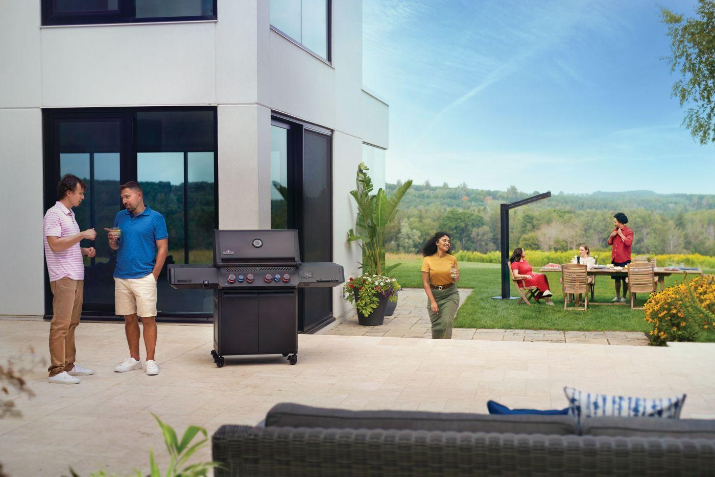Napoleon Bbq P500VXRSIBNKPHM Phantom Prestige 500 Connected Rsib With Infrared Side And Rear Burner , Natural Gas, Matte/Matt Black