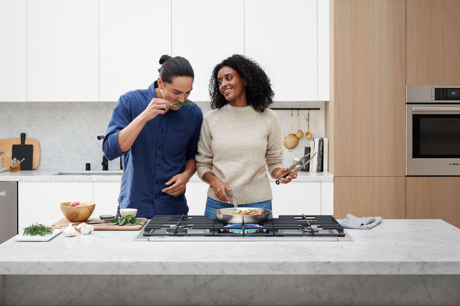 Bosch NGM8659UC 800 Series Gas Cooktop 36