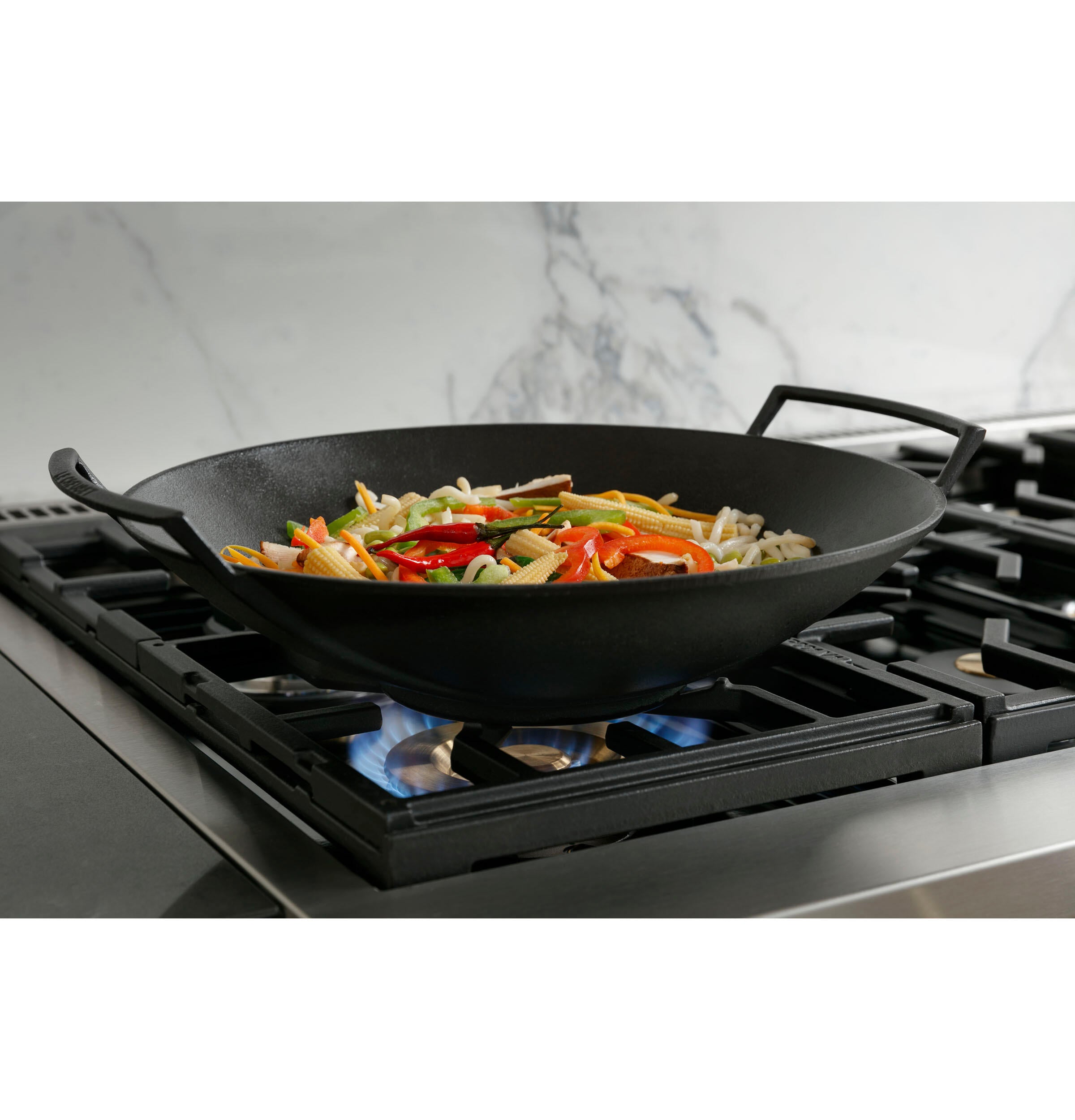 Monogram ZDP304NTSS Monogram 30" Dual-Fuel Professional Range With 4 Burners (Natural Gas)