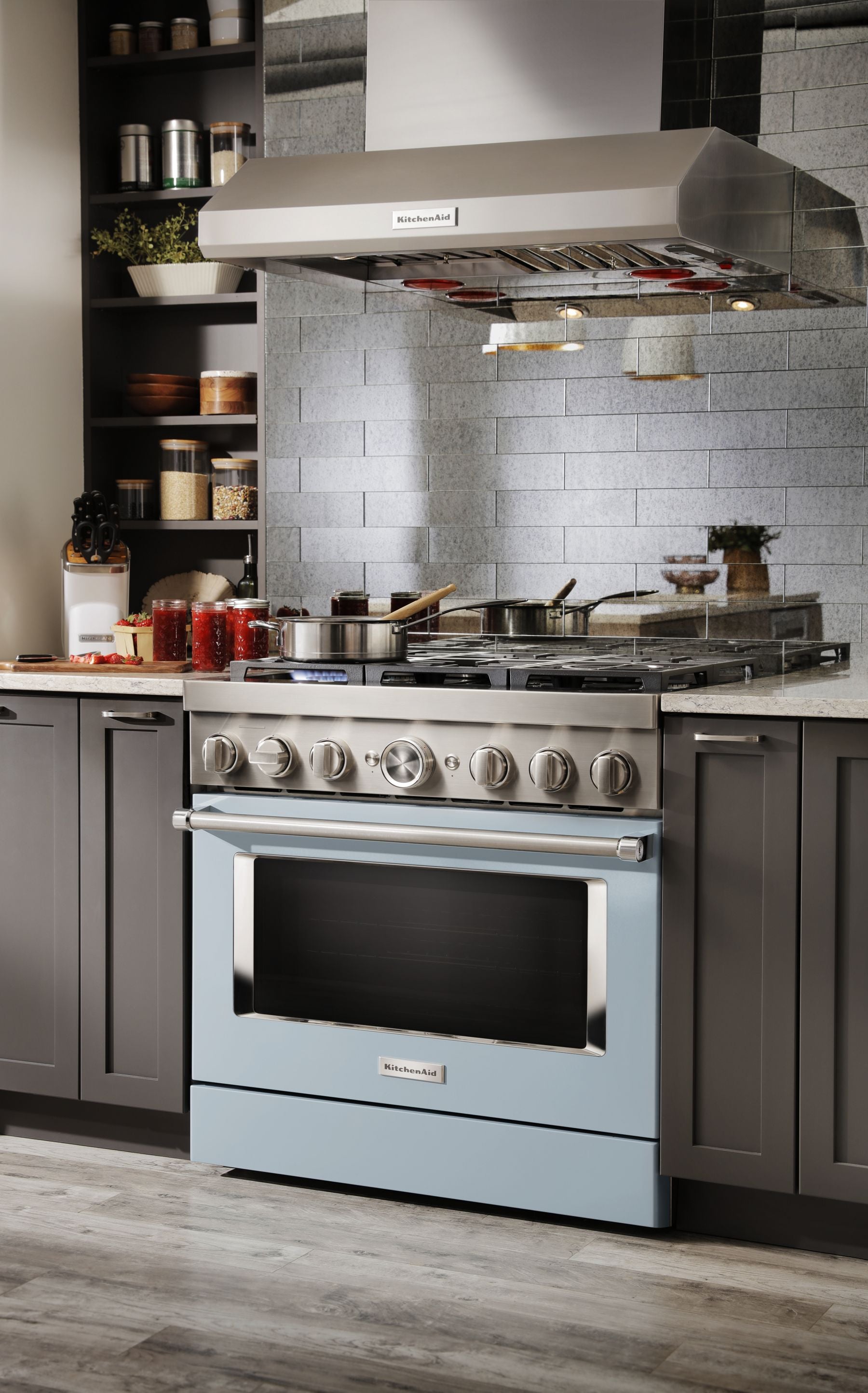 Kitchenaid KFDC506JMB Kitchenaid® 36'' Smart Commercial-Style Dual Fuel Range With 6 Burners - Misty Blue