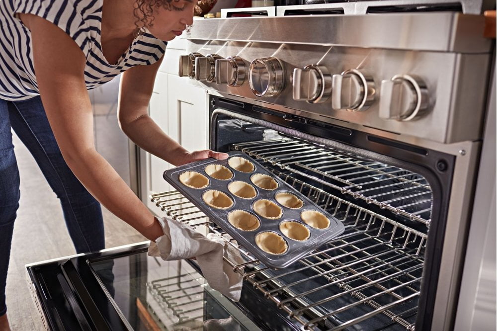 Kitchenaid KFDC506JSS Kitchenaid® 36'' Smart Commercial-Style Dual Fuel Range With 6 Burners - Stainless Steel