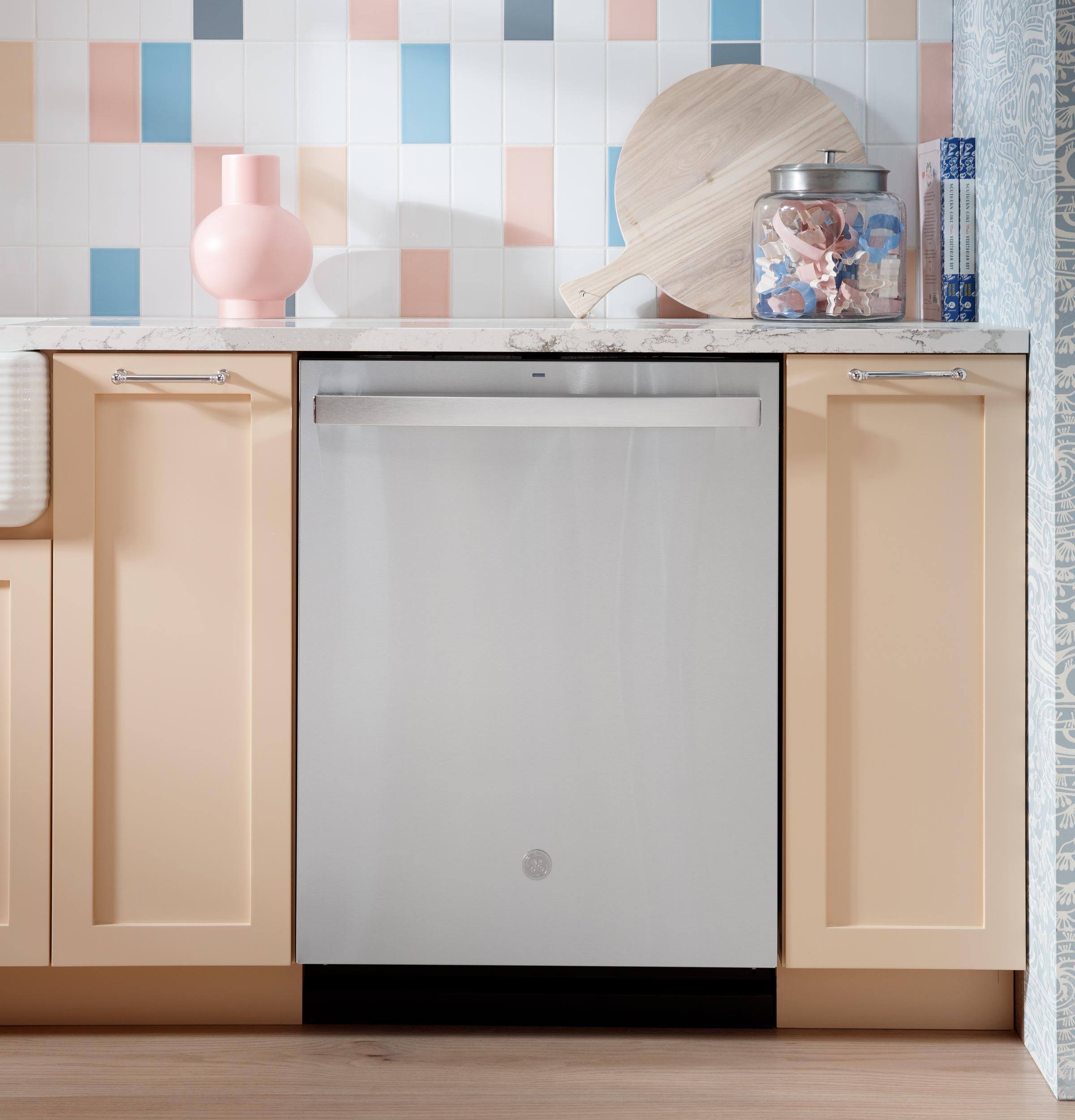 Ge Appliances GDT670SGVBB Ge® Top Control With Stainless Steel Interior Dishwasher With Sanitize Cycle