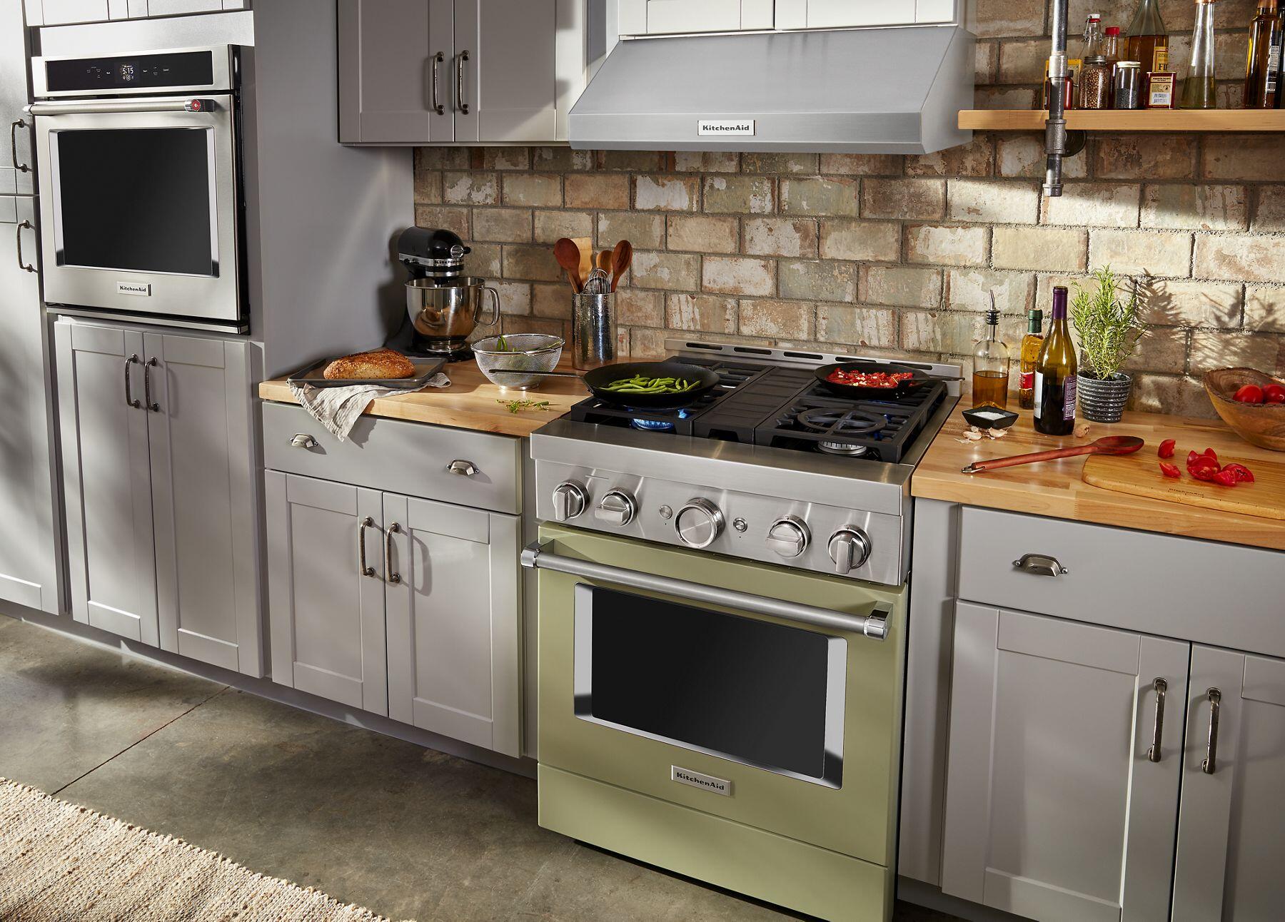 Kitchenaid KFGC500JAV Kitchenaid® 30'' Smart Commercial-Style Gas Range With 4 Burners - Avocado Cream