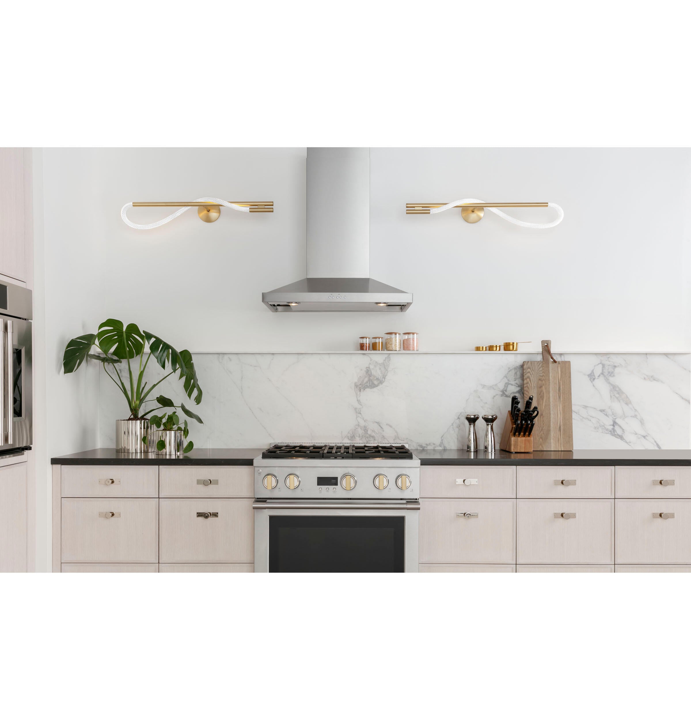 Monogram ZDP304NTSS Monogram 30" Dual-Fuel Professional Range With 4 Burners (Natural Gas)