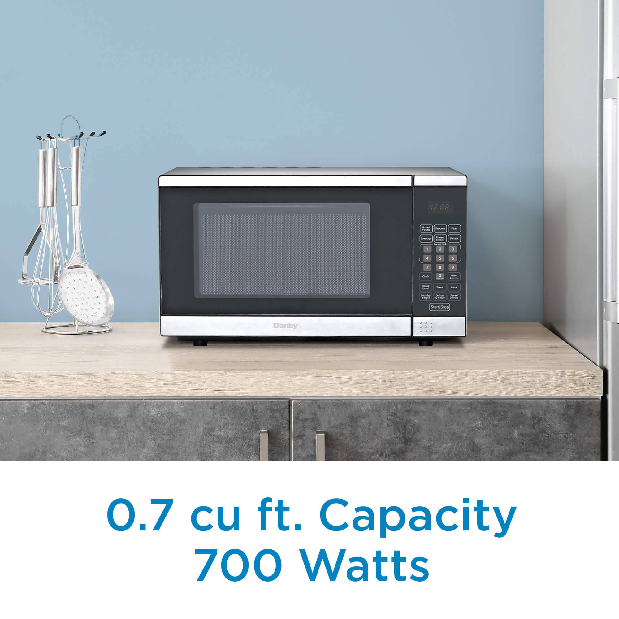 Danby DDMW007501G1 Danby 0.7 Cu. Ft. Space Saving Under The Cupboard Microwave