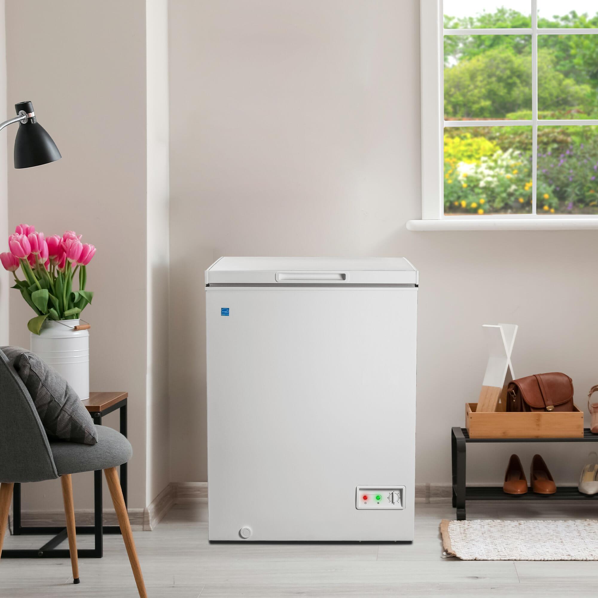 Danby DCF050A5WDB Danby 5.0 Cu. Ft. Square Model Chest Freezer Doe