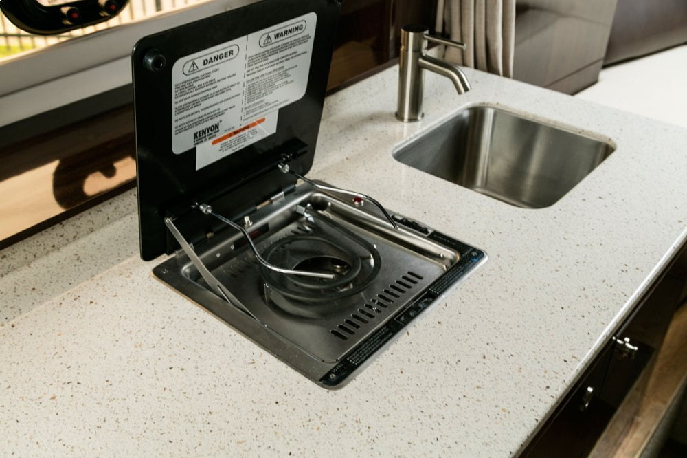 Kenyon B61144 120V} Alcohol/Electric 1 Burner