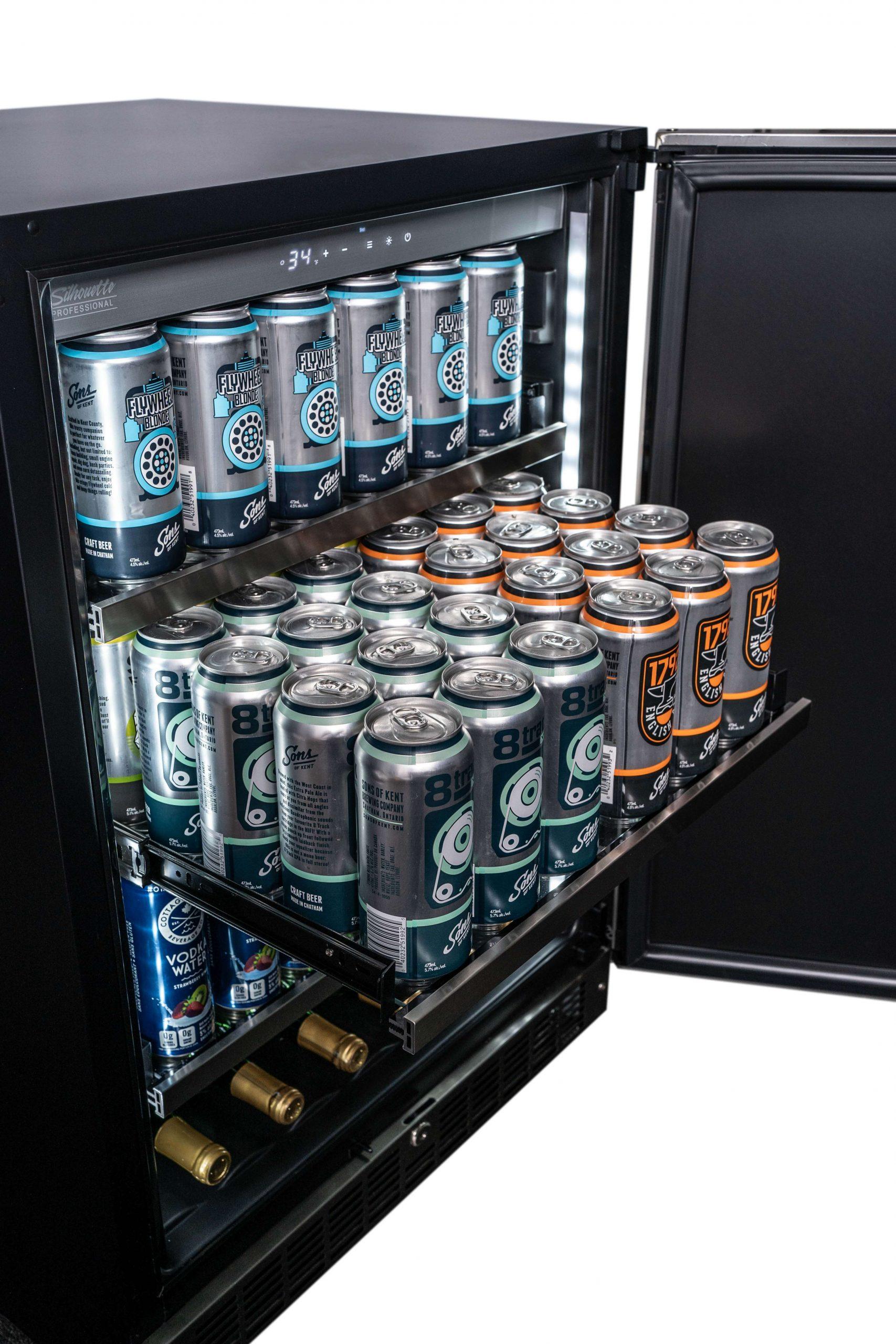Silhouette SPRAR055D1SS Niagara - 5.5 Cu. Ft. Beverage Center