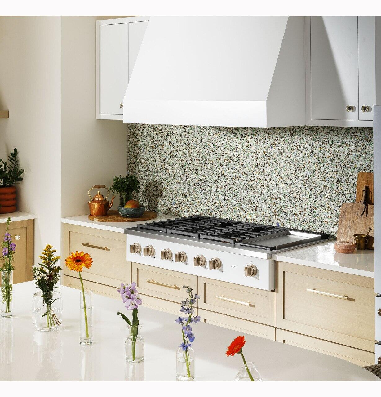 Cafe CGU486P4TW2 Café™ 48" Commercial-Style Gas Rangetop With 6 Burners And Integrated Griddle (Natural Gas)