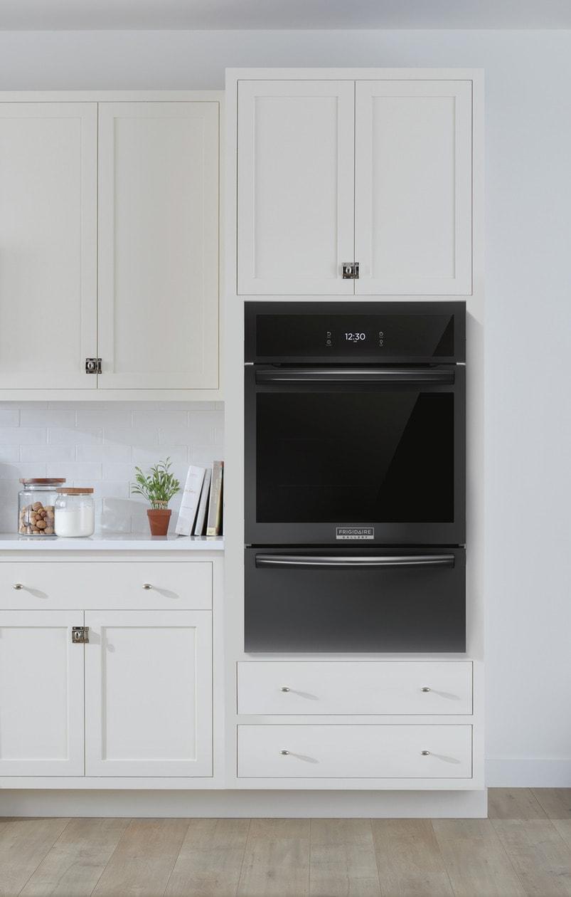 Frigidaire GCWG2438AB Frigidaire Gallery 24" Single Gas Wall Oven With Air Fry