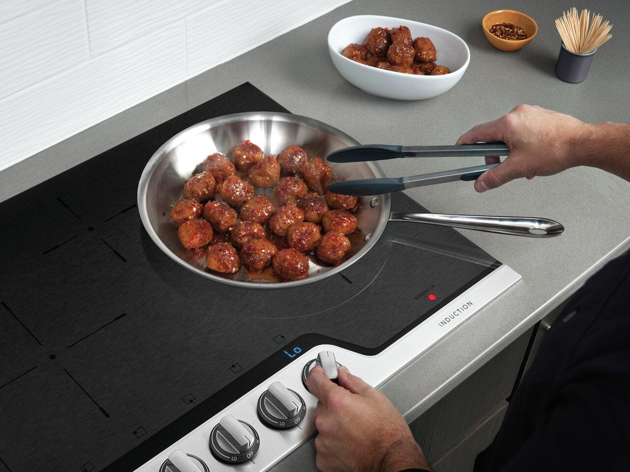 Frigidaire FPIC3677RF Frigidaire Professional 36'' Induction Cooktop