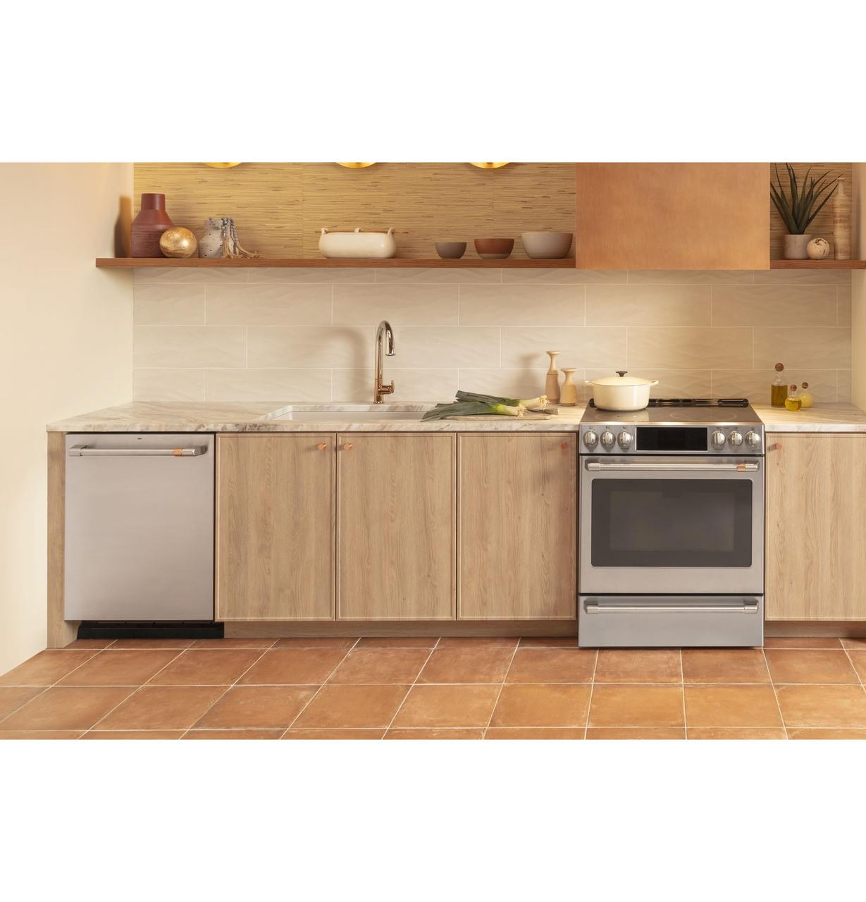 Cafe CHS90XP2MS1 Café™ 30" Smart Slide-In, Front-Control, Induction And Convection Range With In-Oven Camera