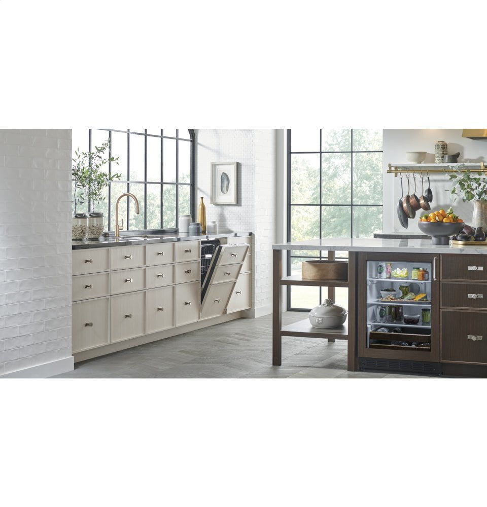 Monogram ZDBI240HII Monogram Beverage Center