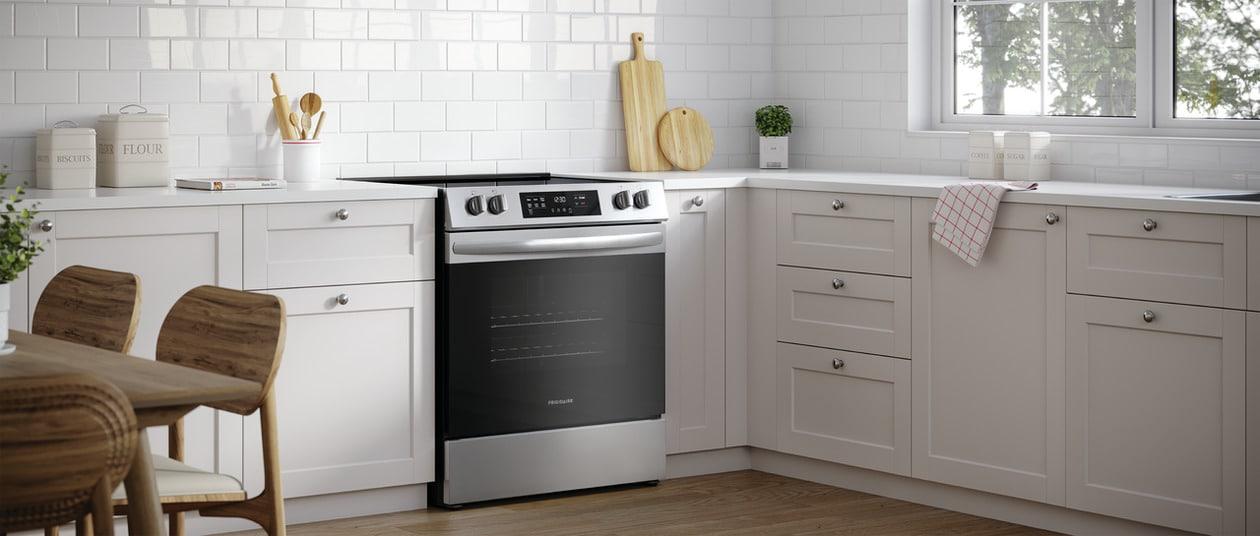 Frigidaire FCFE3062AS Frigidaire 30" Front Control Electric Range