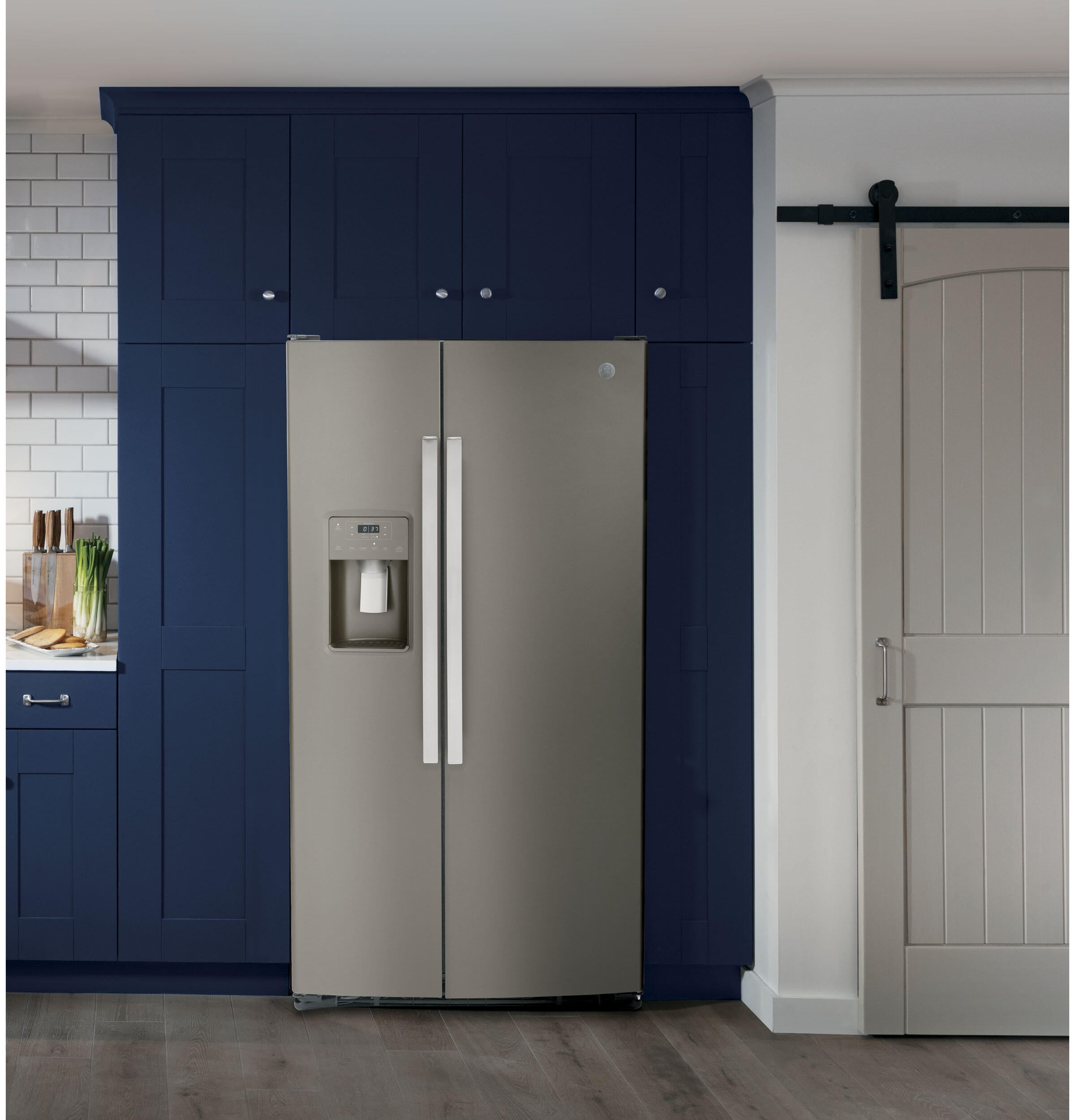 Ge Appliances GSS25GMPES Ge® 25.3 Cu. Ft. Side-By-Side Refrigerator