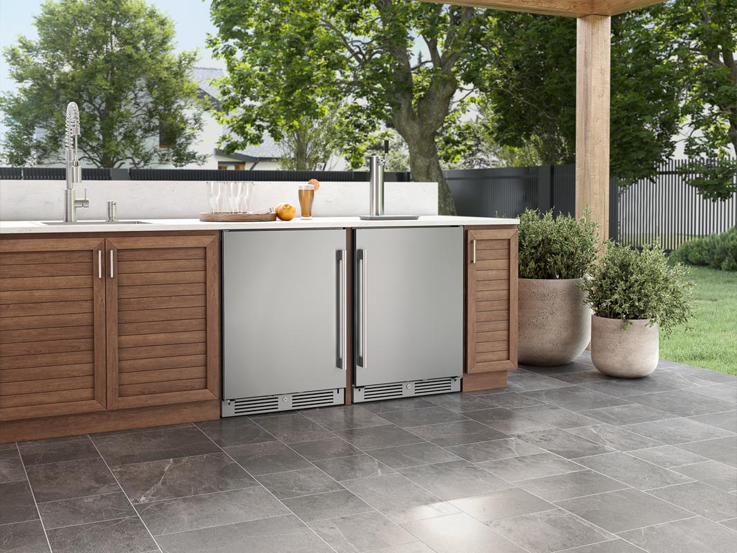 Zephyr PRKB24C01ASOD 24" Outdoor Kegerator & Beverage Cooler