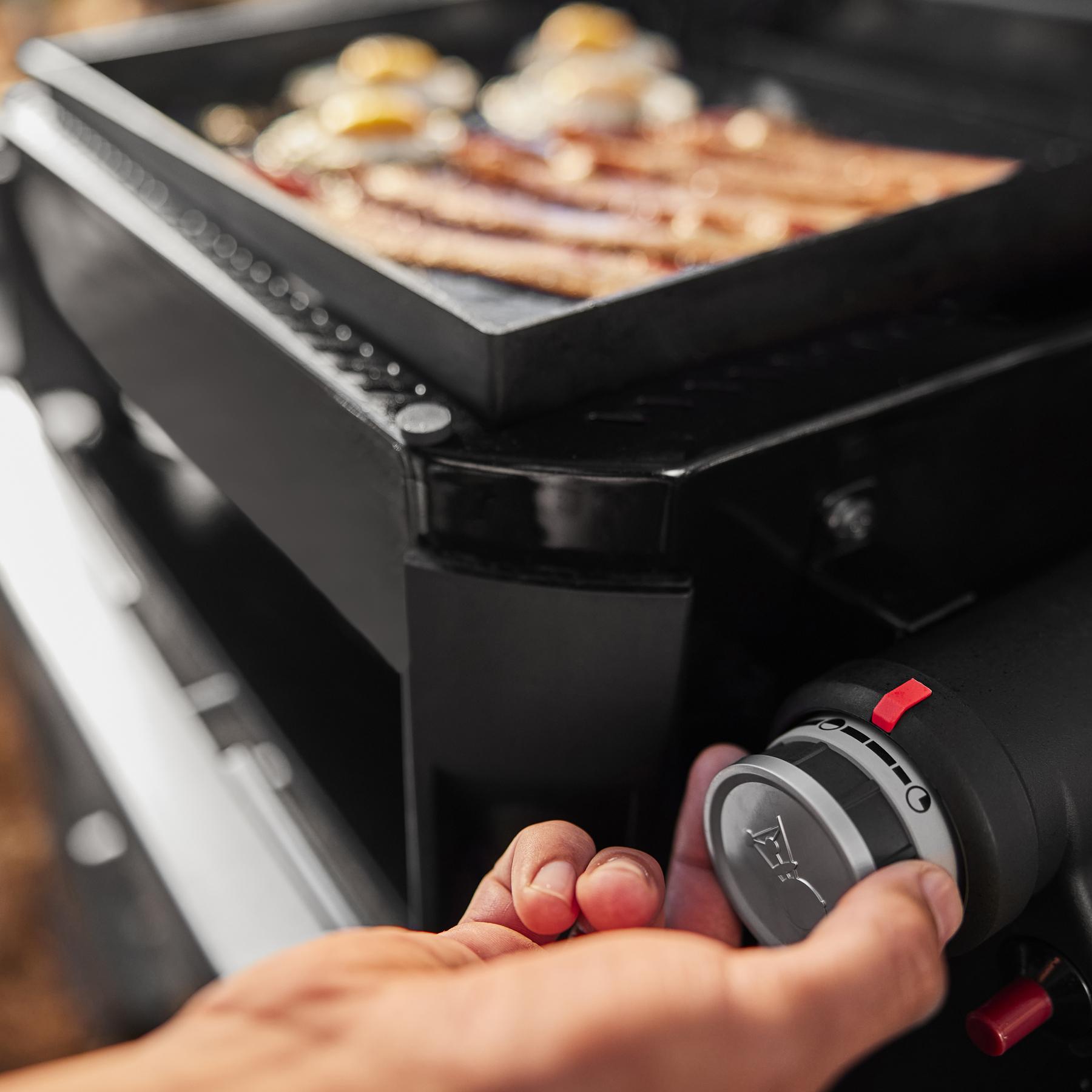 Weber 1500012 Weber Traveler® 17" Portable Griddle - Black
