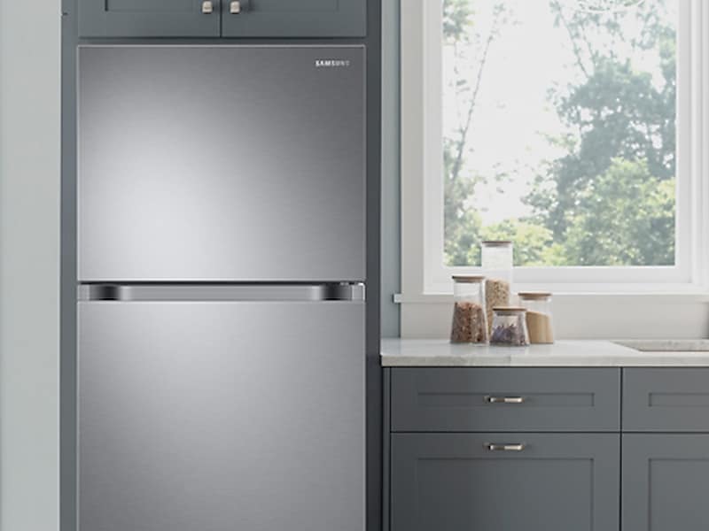 Samsung RT18M6215SR 18 Cu. Ft. Top Freezer Refrigerator With Flexzone™ And Ice Maker In Stainless Steel