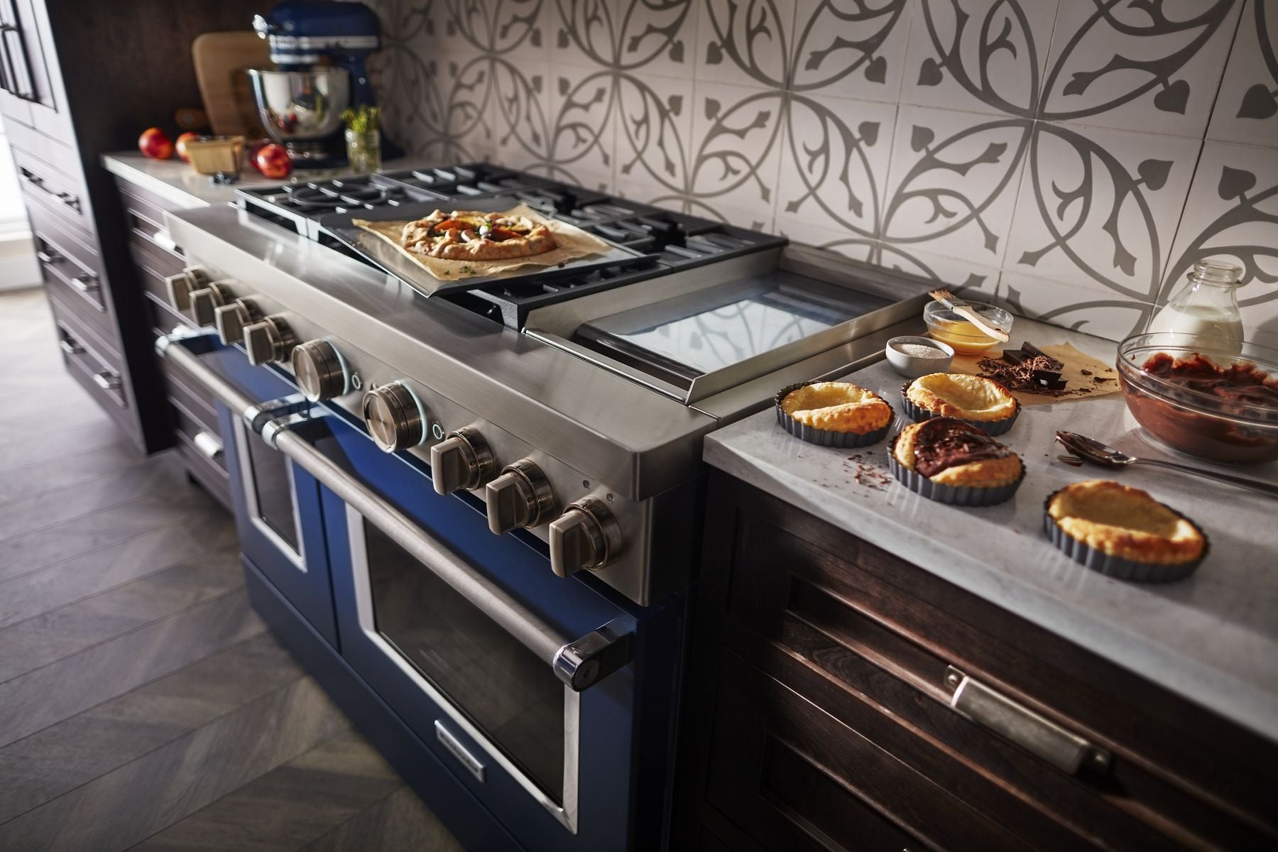 Kitchenaid KFDC558JIB Kitchenaid® 48'' Smart Commercial-Style Dual Fuel Range With Griddle - Ink Blue