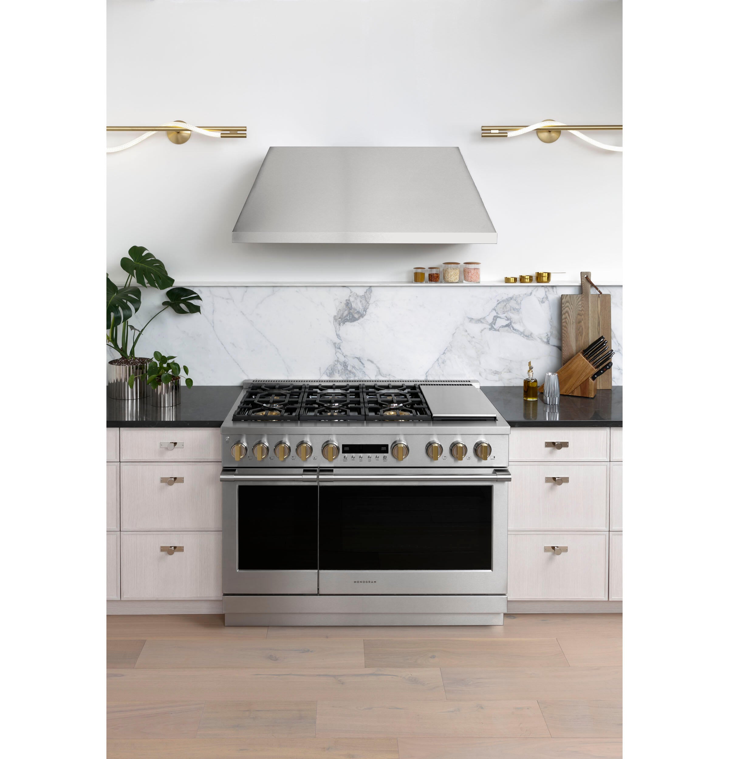 Monogram ZDP486NDTSS Monogram 48" Dual-Fuel Professional Range With 6 Burners And Griddle (Natural Gas)