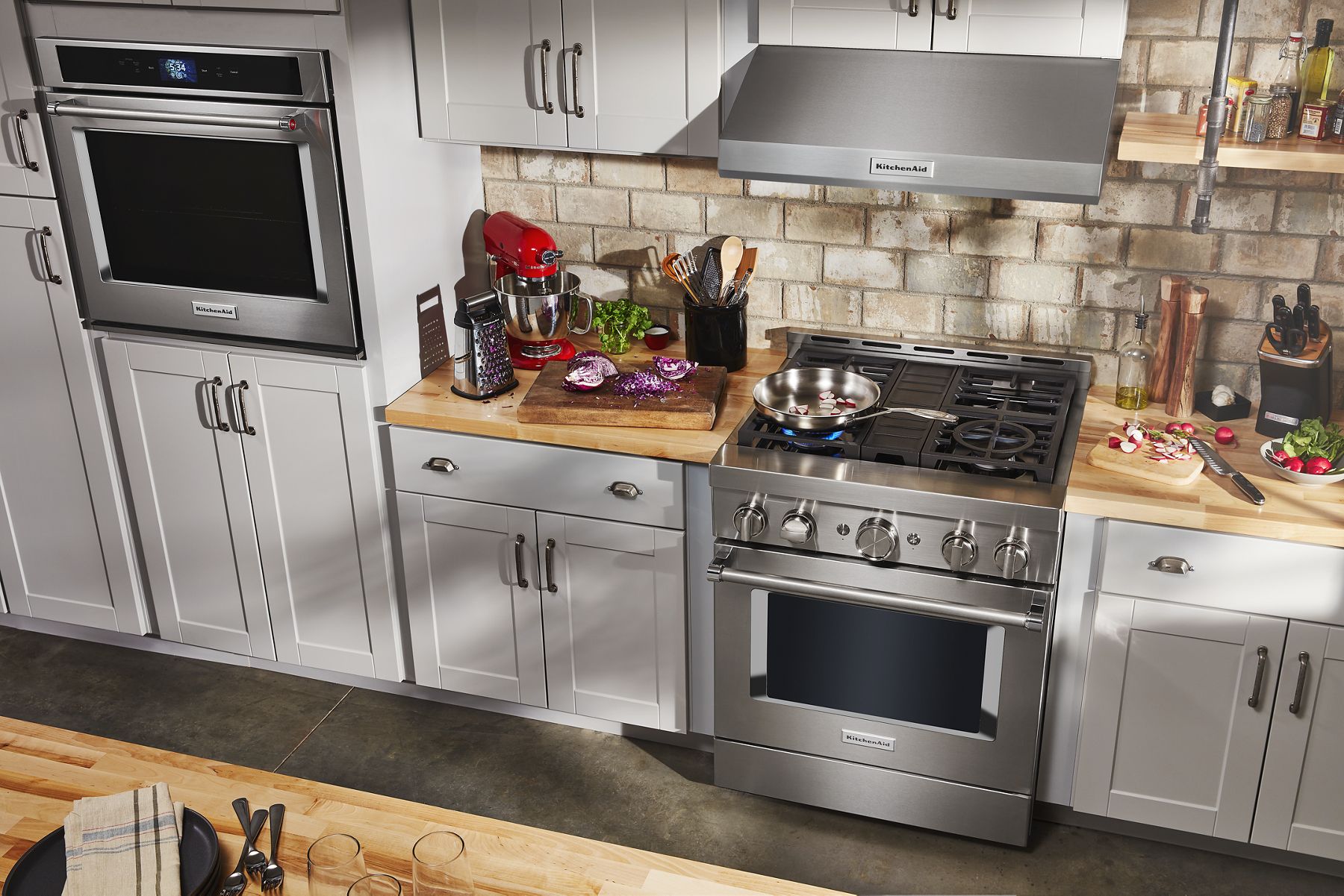 Kitchenaid KFGC500JSS Kitchenaid® 30'' Smart Commercial-Style Gas Range With 4 Burners - Heritage Stainless Steel