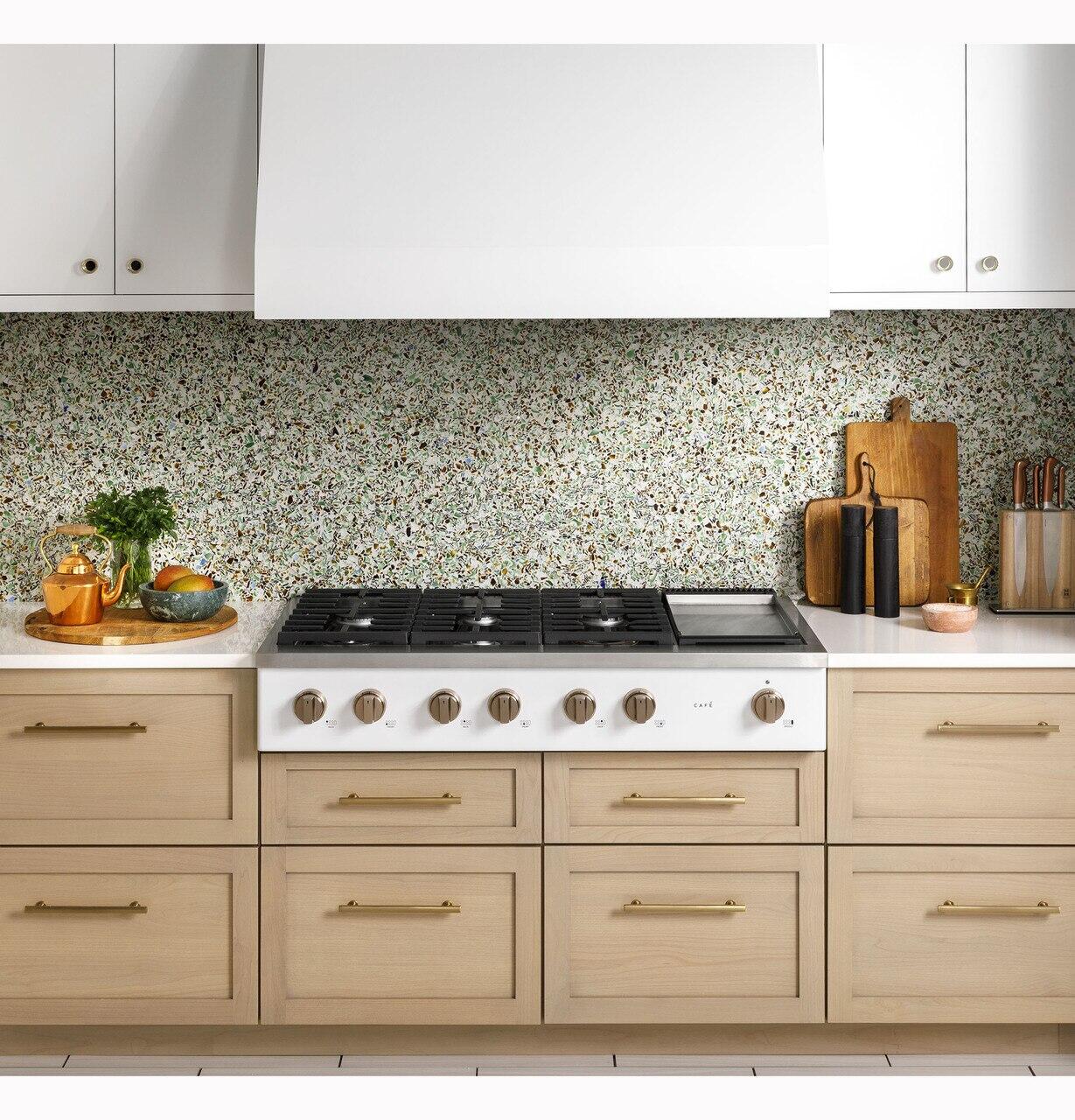 Cafe CGU486P4TW2 Café™ 48" Commercial-Style Gas Rangetop With 6 Burners And Integrated Griddle (Natural Gas)