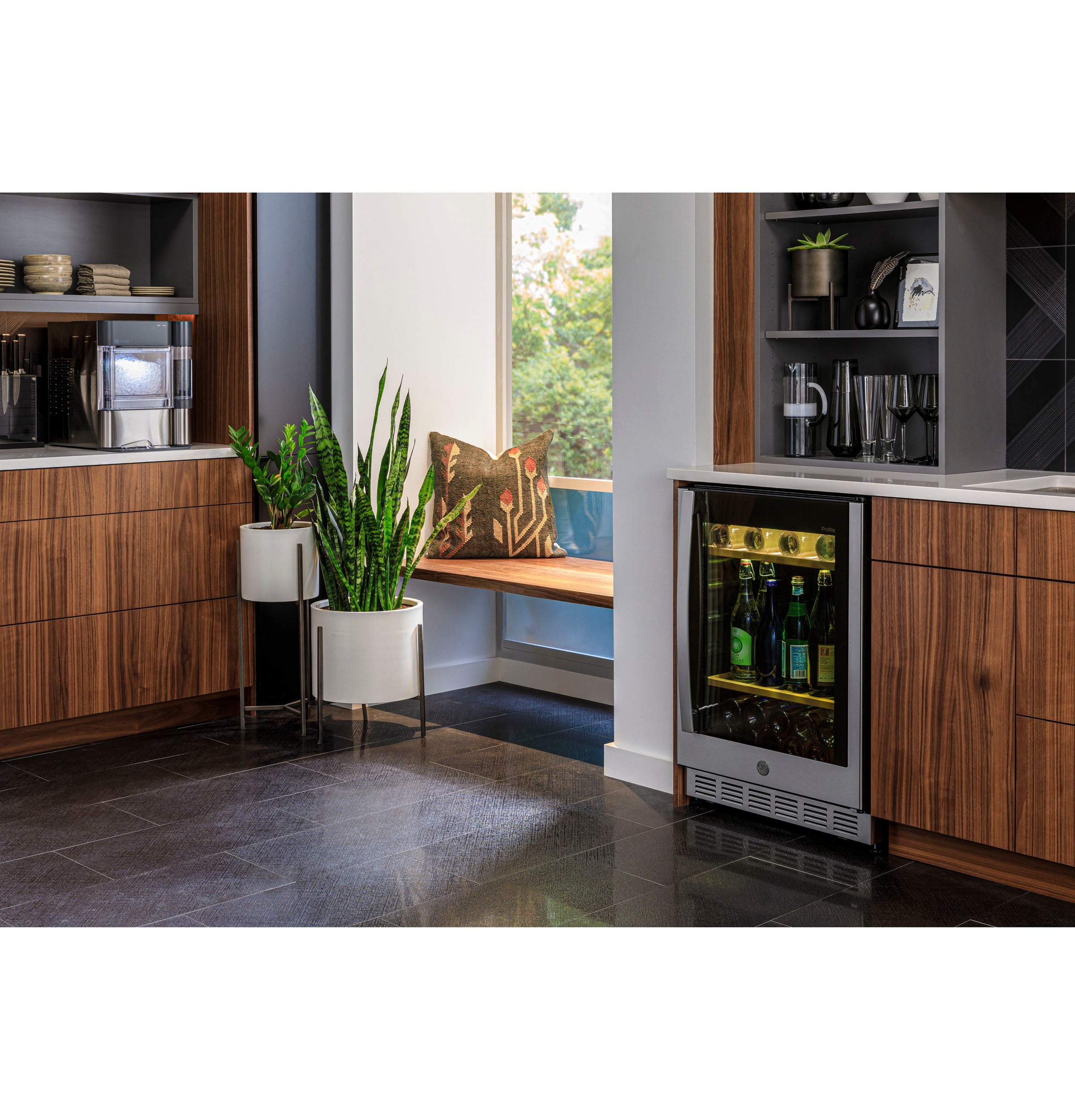 Ge Appliances PVS06BSPSS Ge Profile™ Series Beverage Center