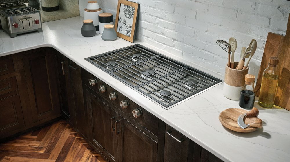 Wolf CG365CS 36" Contemporary Gas Cooktop - 5 Burners