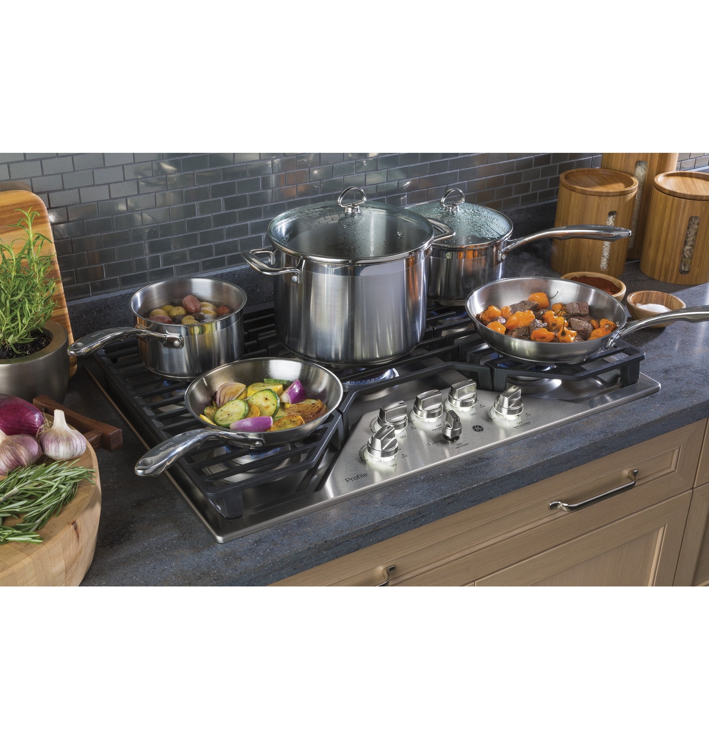 Ge Appliances PGP9030SLSS Ge Profile™ 30" Built-In Tri-Ring Gas Cooktop With 5 Burners And Included Extra-Large Integrated Griddle