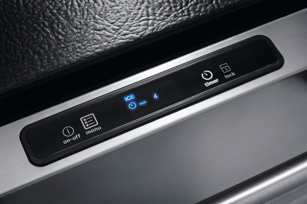 Electrolux UR15IM20RS 15'' Ice Maker With Right Hinge Door