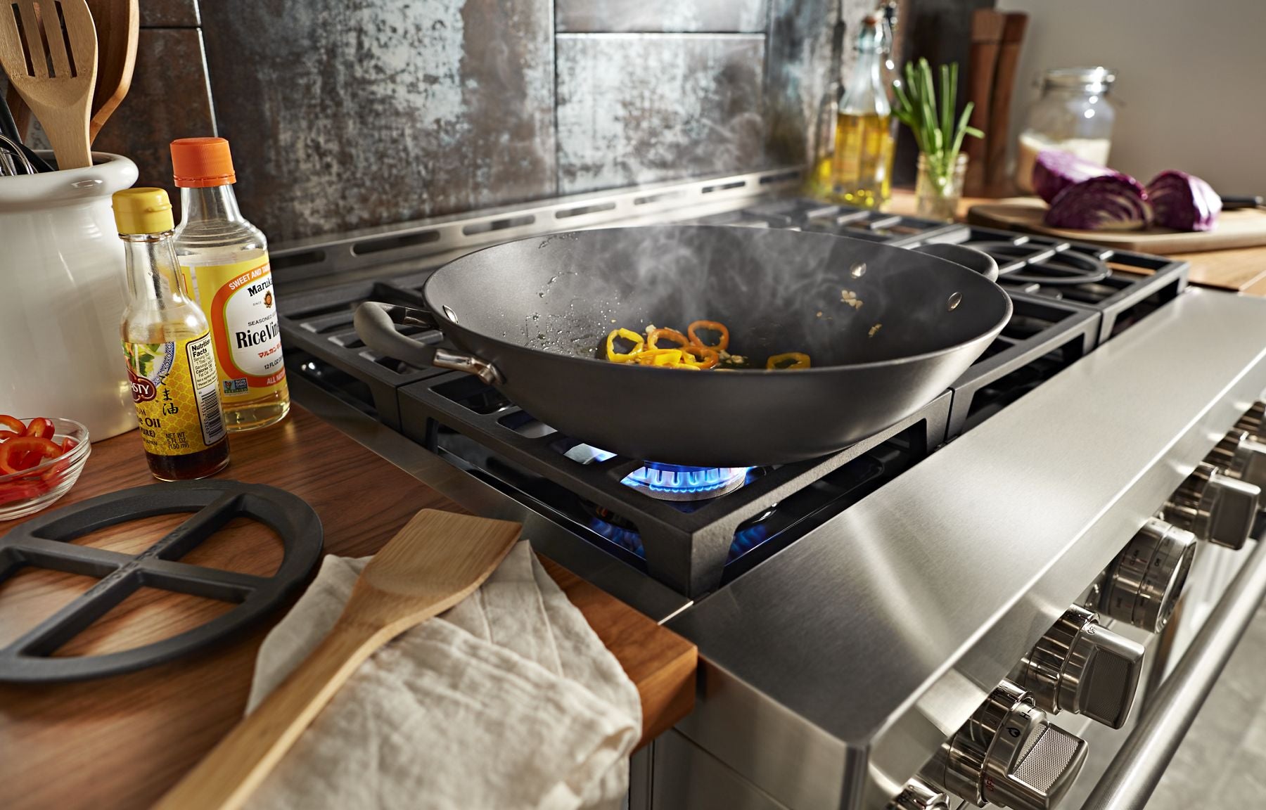 Kitchenaid KFGC506JIB Kitchenaid® 36'' Smart Commercial-Style Gas Range With 6 Burners - Ink Blue