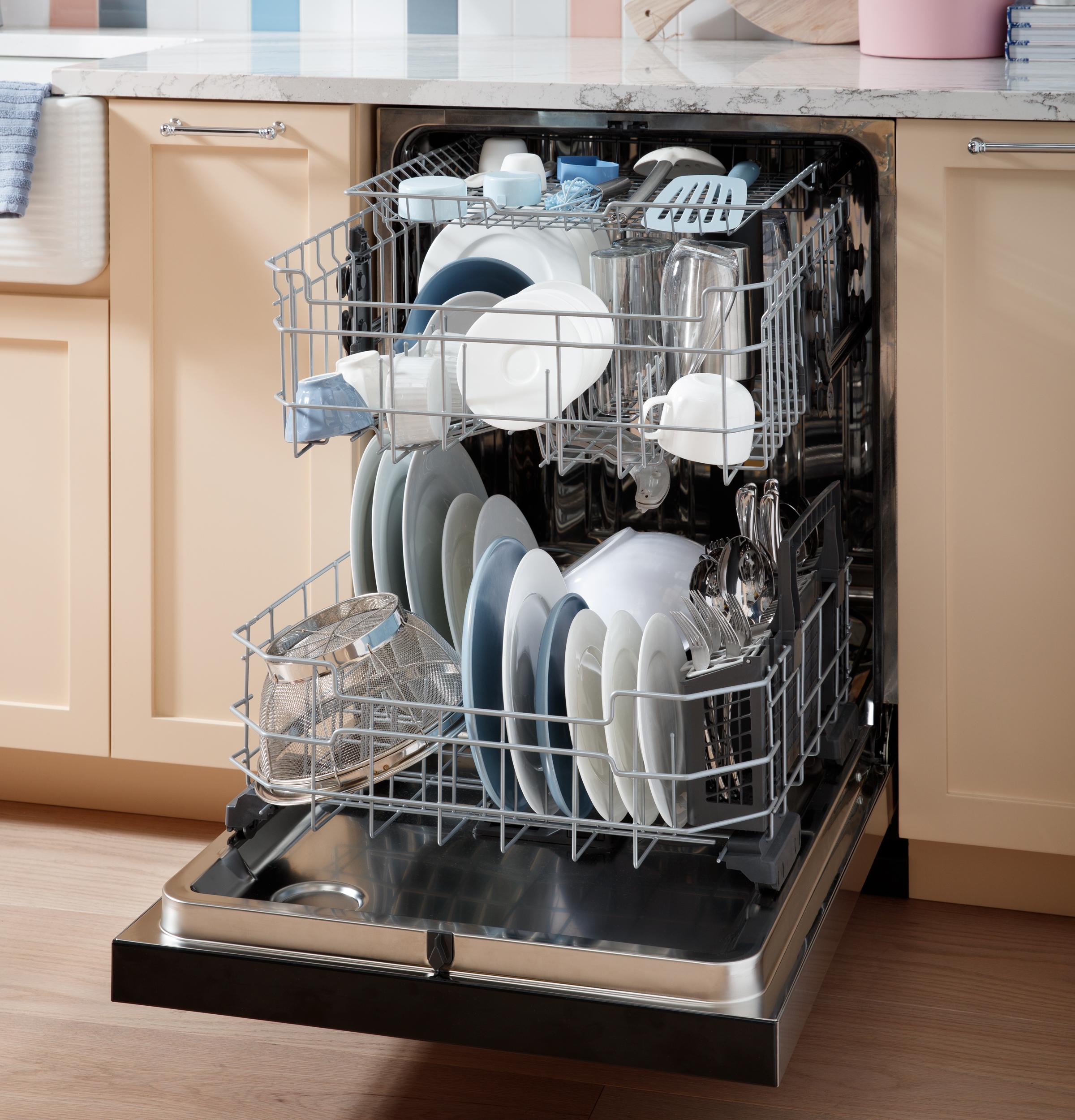 Ge Appliances GDT650SMVES Ge® Fingerprint Resistant Top Control With Stainless Steel Interior Dishwasher With Sanitize Cycle