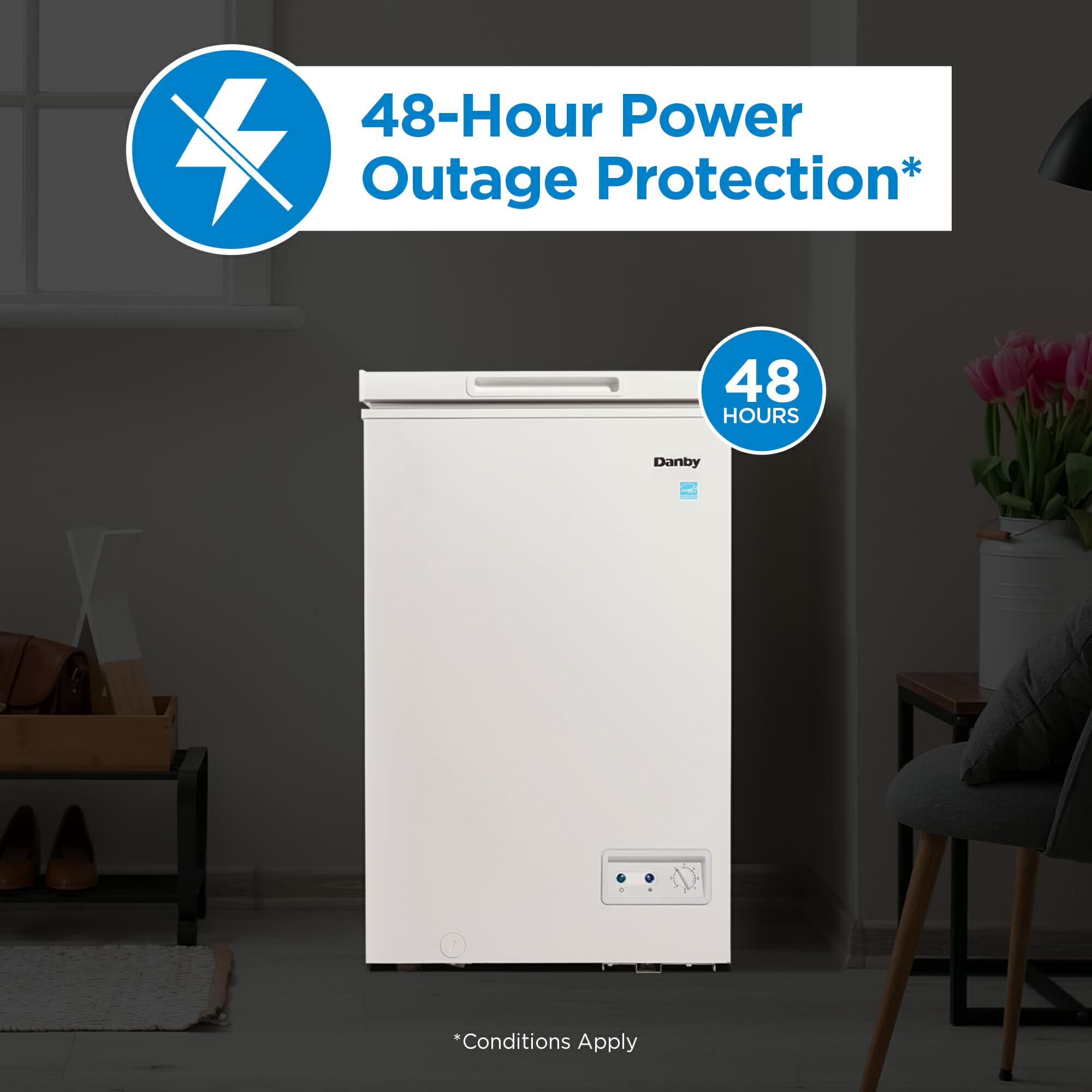 Danby DCF035A5WDB Danby 3.5 Cu. Ft. Chest Freezer In White