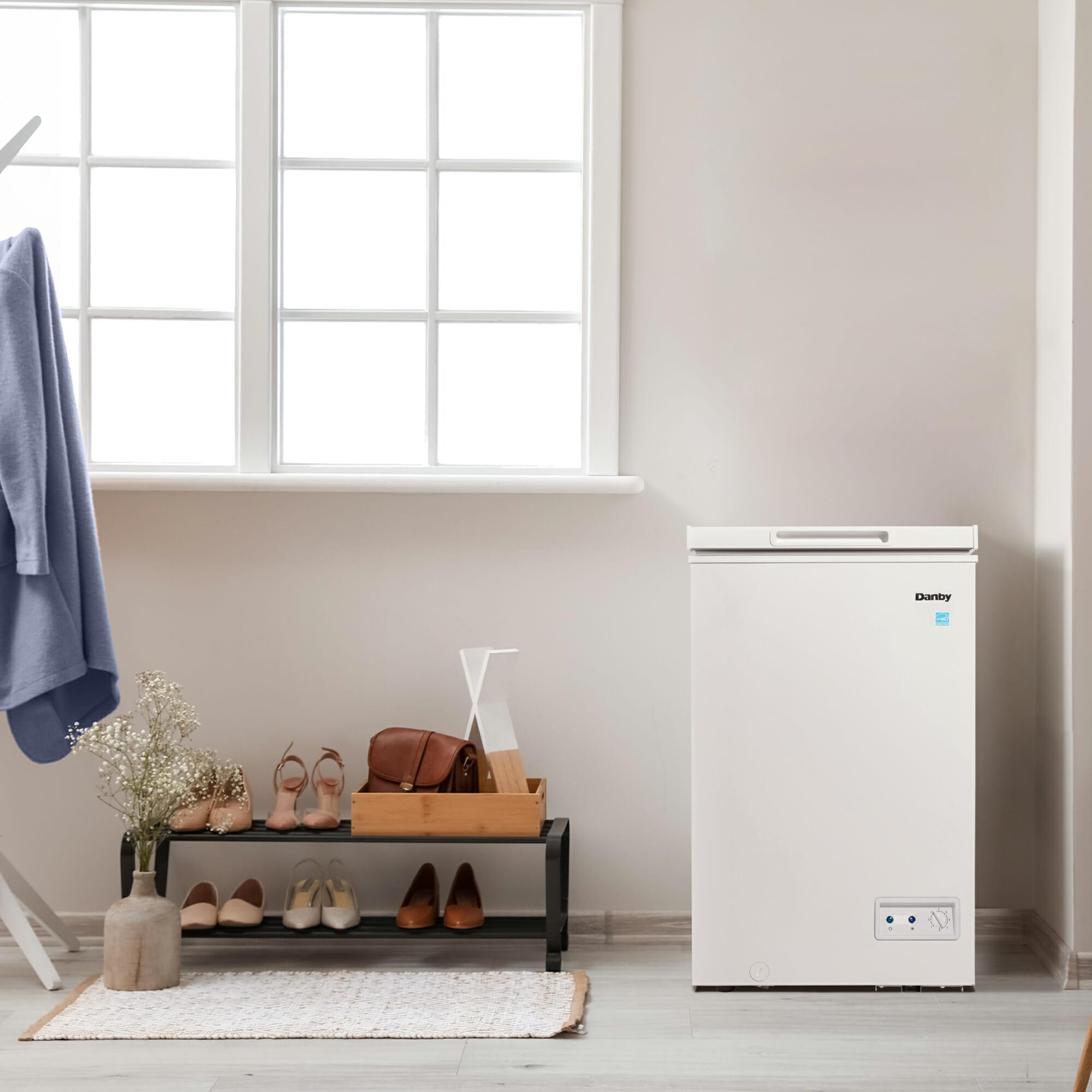Danby DCF035A5WDB Danby 3.5 Cu. Ft. Chest Freezer In White