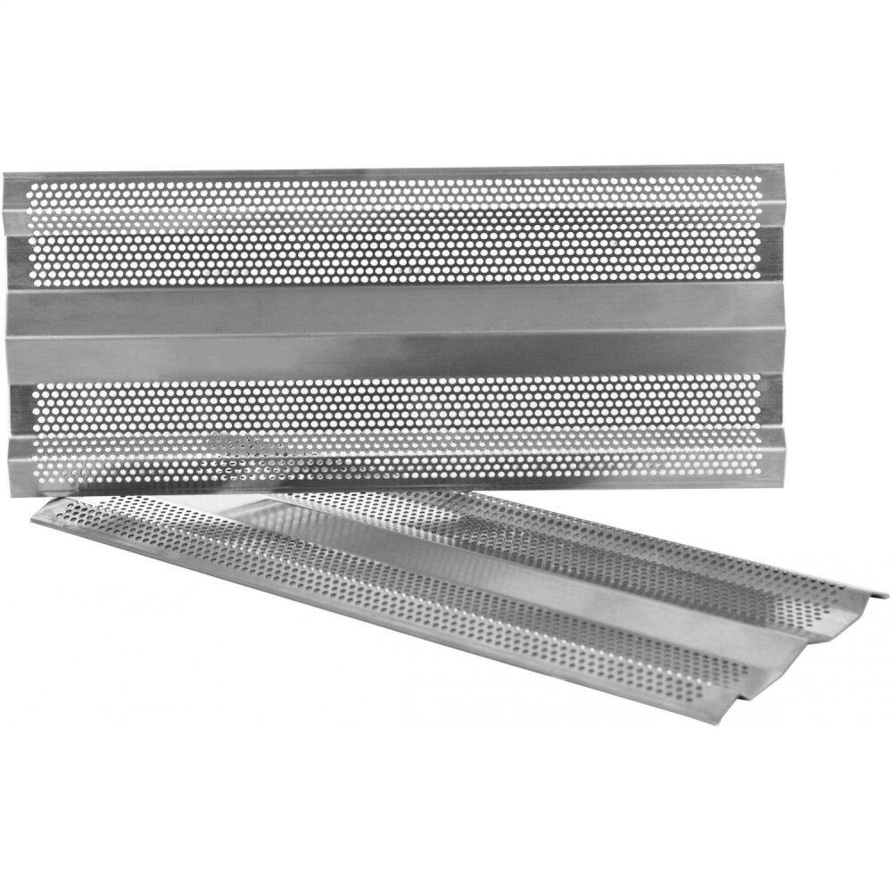 Blaze Grills BLZ3LBMNG Prelude Lbm 25" 3-Burner Gas Grill, With Fuel Type - Natural Gas