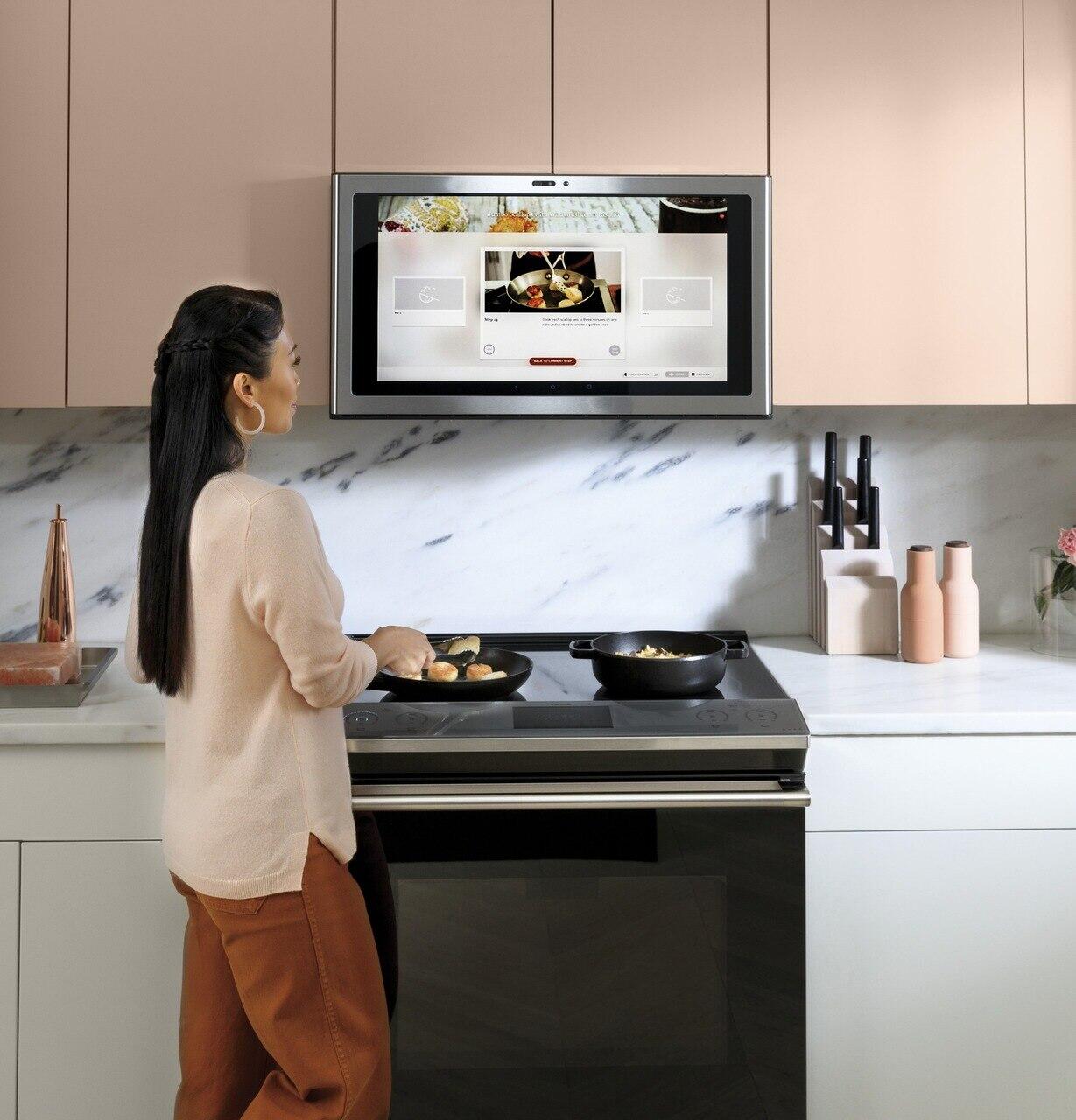 Cafe CHS90XM2NS5 Café 30" Smart Slide-In, Front-Control, Induction And Convection Range With In-Oven Camera In Platinum Glass