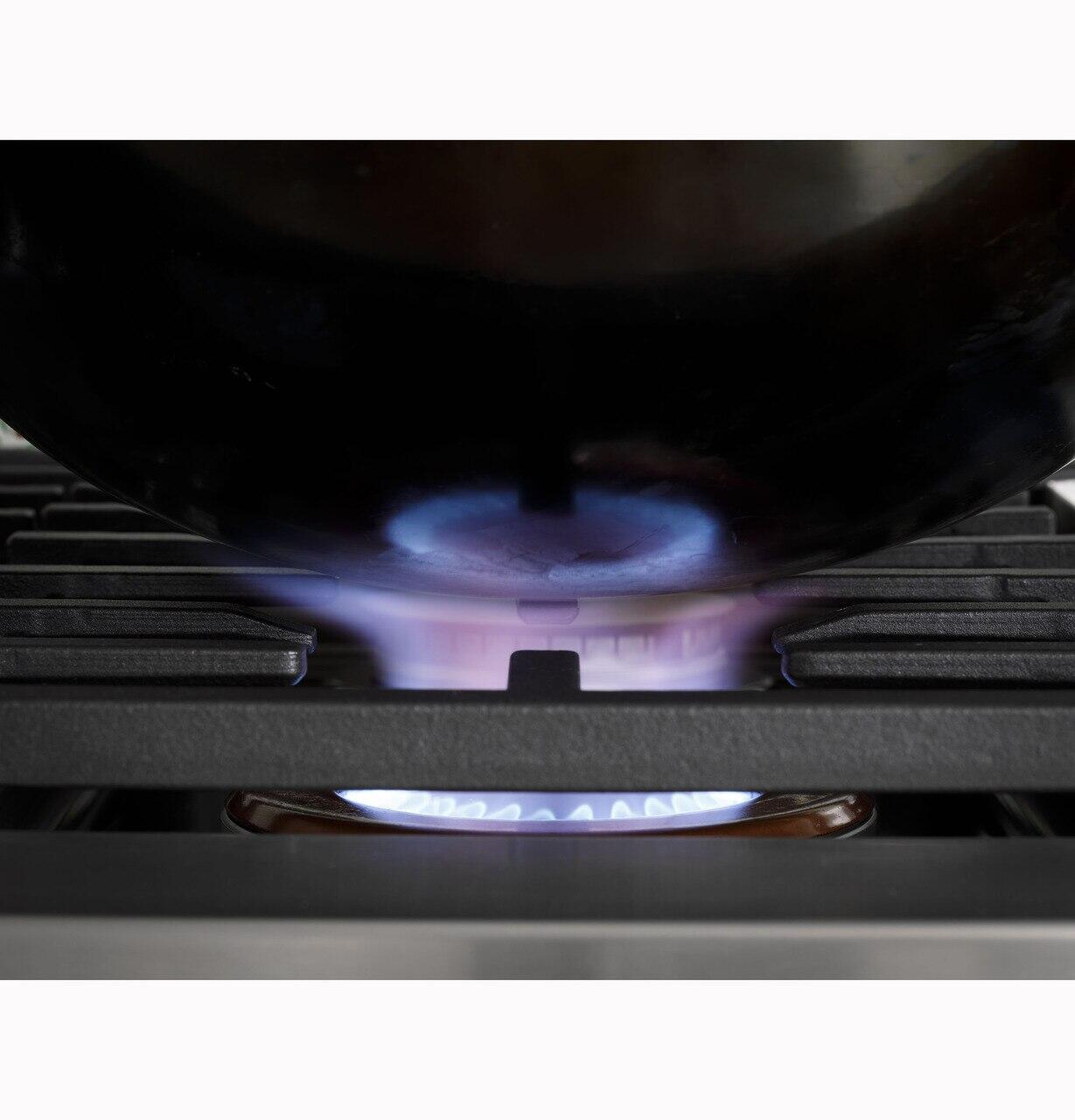 Cafe CGU486P2TS1 Café™ 48" Commercial-Style Gas Rangetop With 6 Burners And Integrated Griddle (Natural Gas)